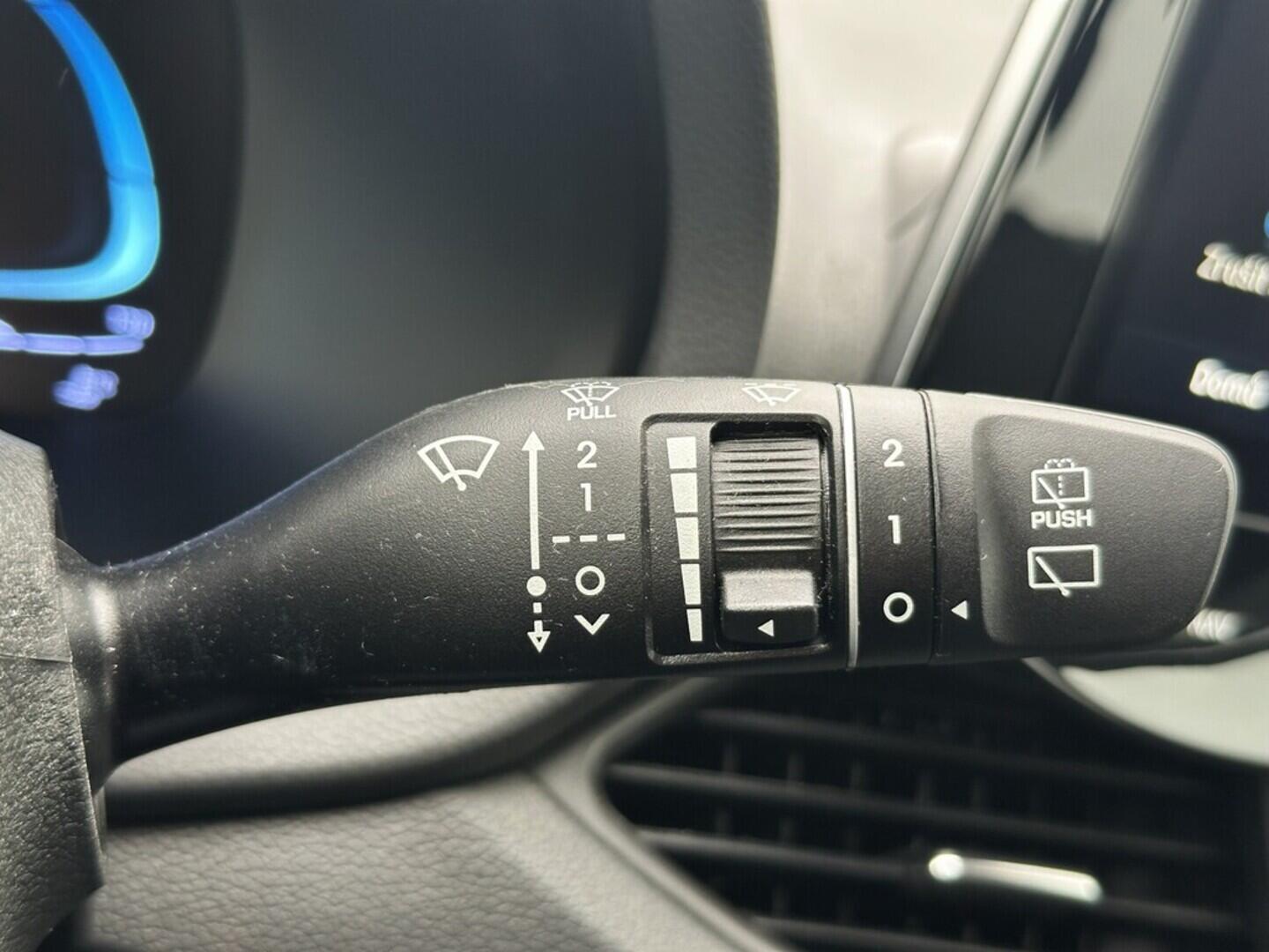 O619V07503_24.webp_I30 WG MY25 Smart   70 kW manuál, DPH