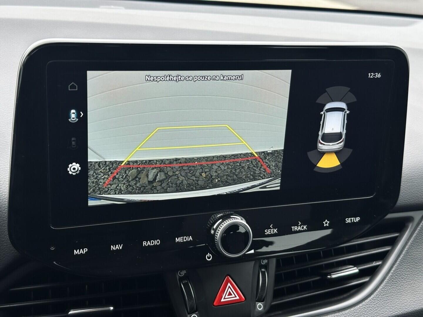 O619V07503_27.webp_I30 WG MY25 Smart   70 kW manuál, DPH