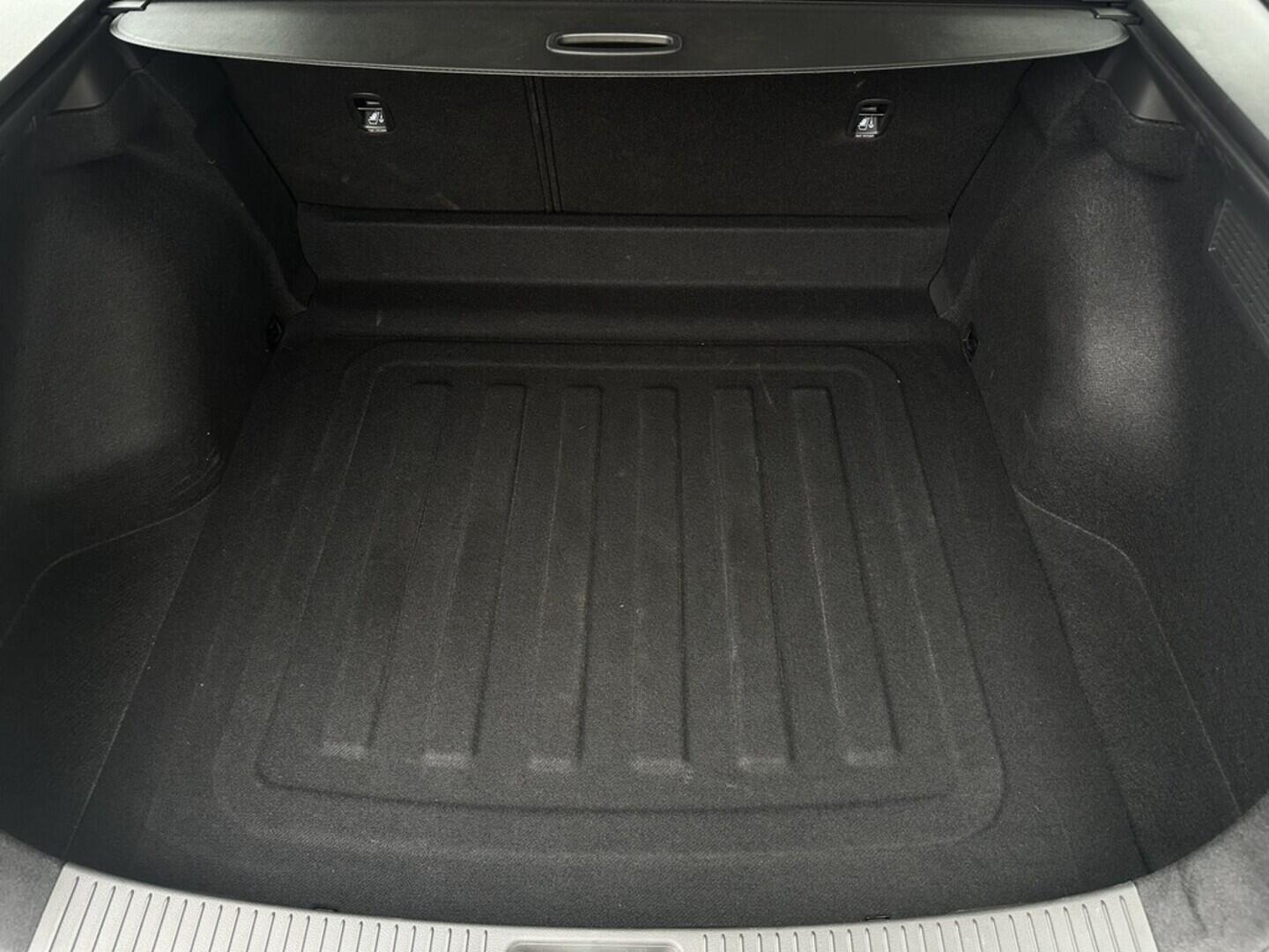 O619V07503_31.webp_I30 WG MY25 Smart   70 kW manuál, DPH