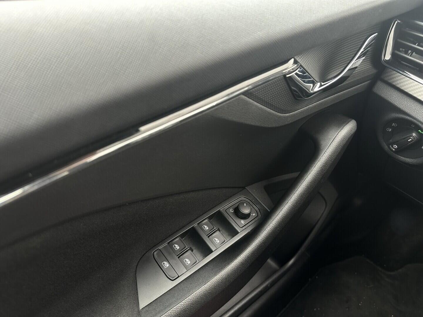 O619V07506_29.webp_SCALA Monte Carlo 1.5 TSI 110 kW automat, DPH