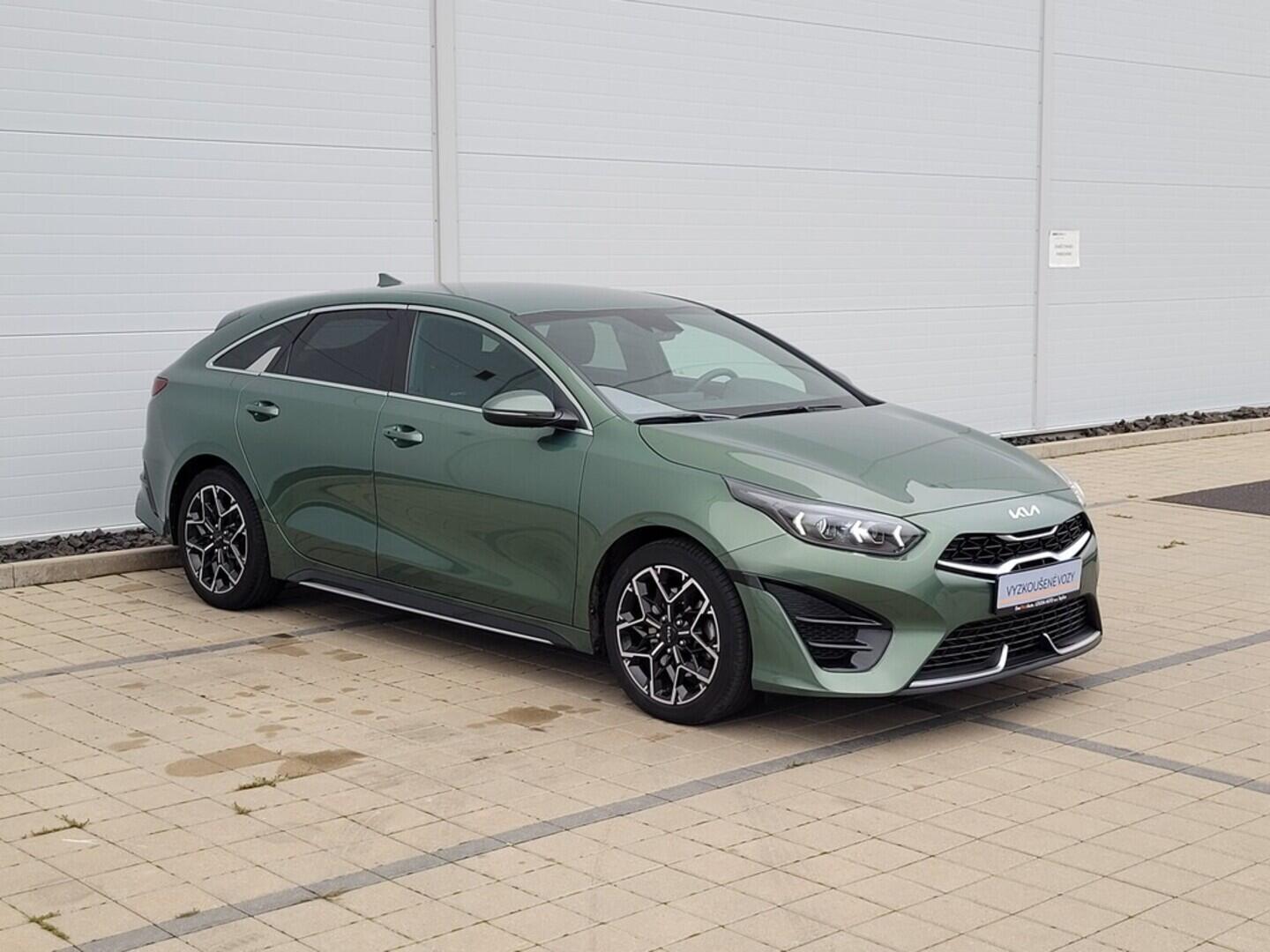 O619V07508_11.webp_PRO_CEED GT-line 1.5 T-GDI 117 kW manuál