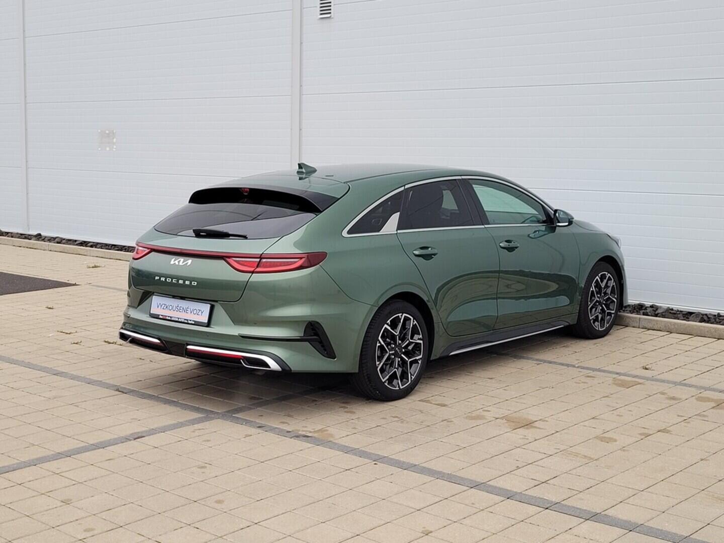 O619V07508_13.webp_PRO_CEED GT-line 1.5 T-GDI 117 kW manuál