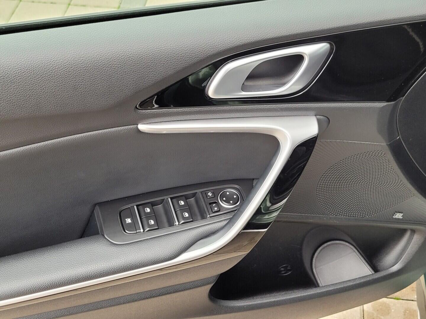 O619V07508_30.webp_PRO_CEED GT-line 1.5 T-GDI 117 kW manuál