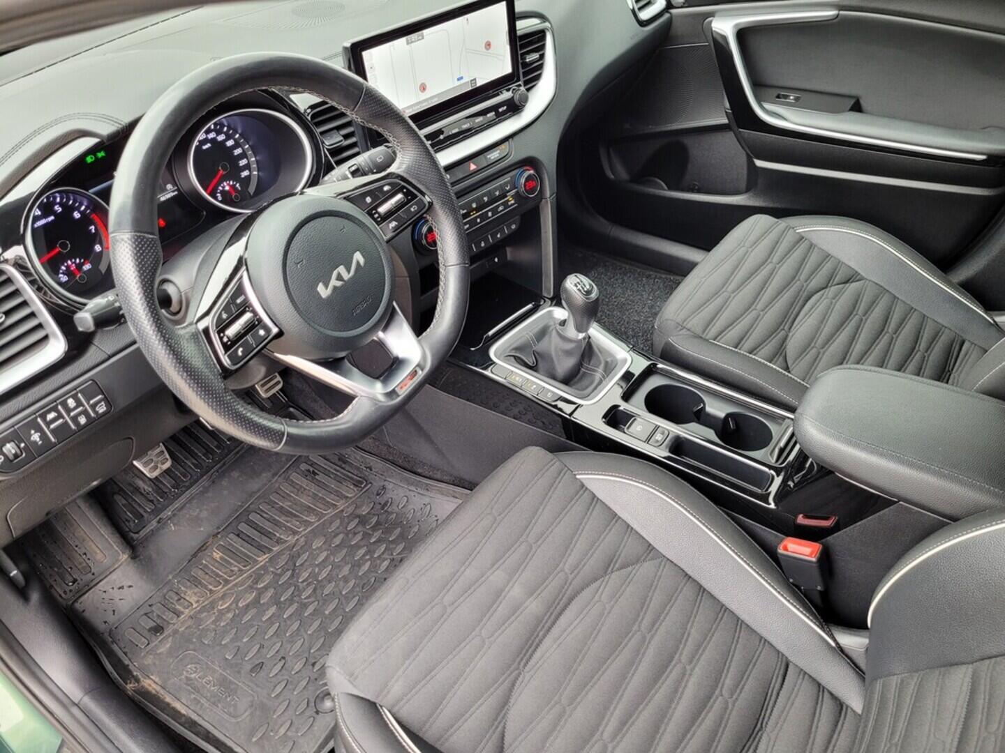 O619V07508_31.webp_PRO_CEED GT-line 1.5 T-GDI 117 kW manuál