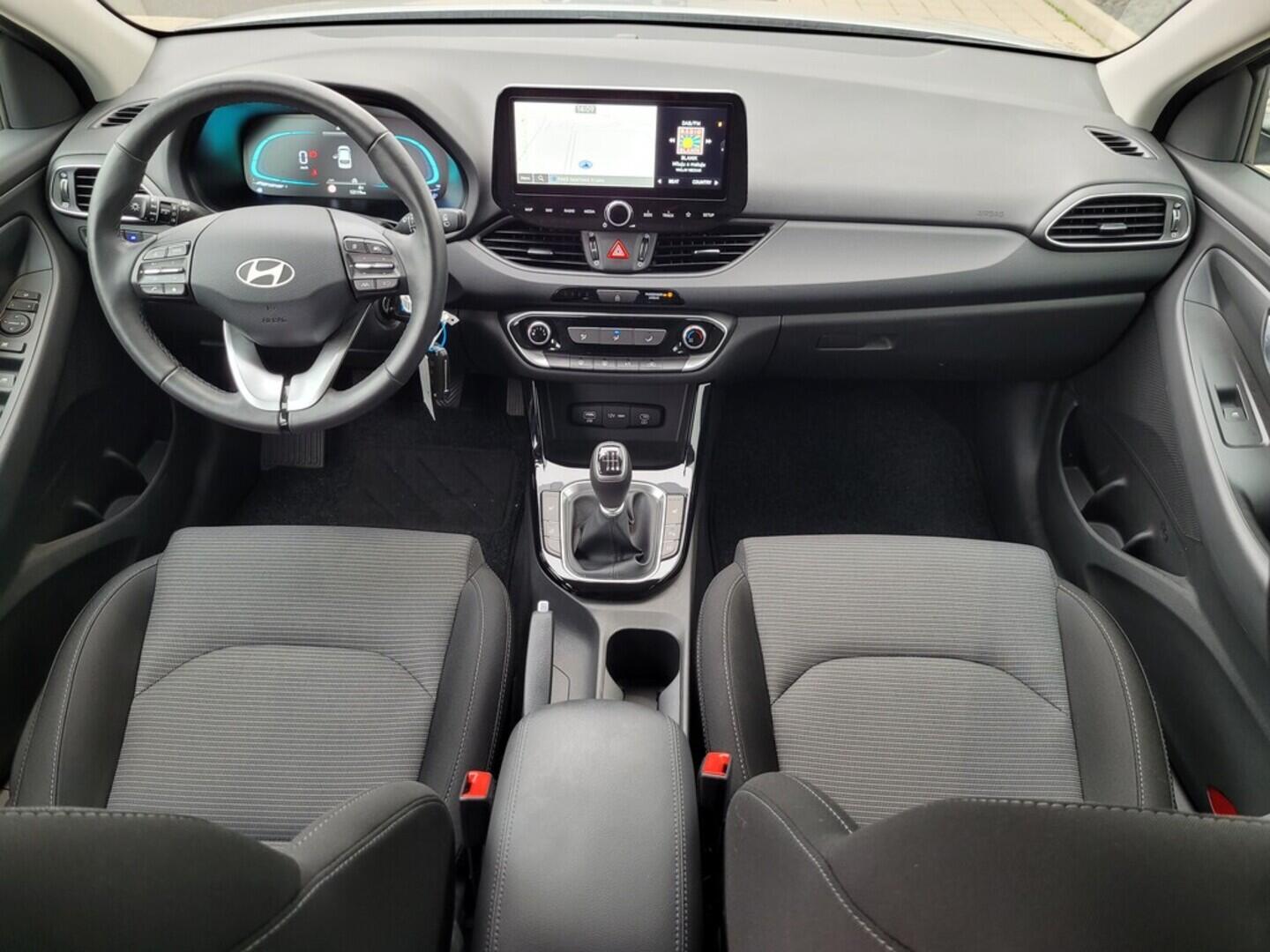 O619V07509_16.webp_I30 Family 1.5 DPI 70 kW manuál, DPH