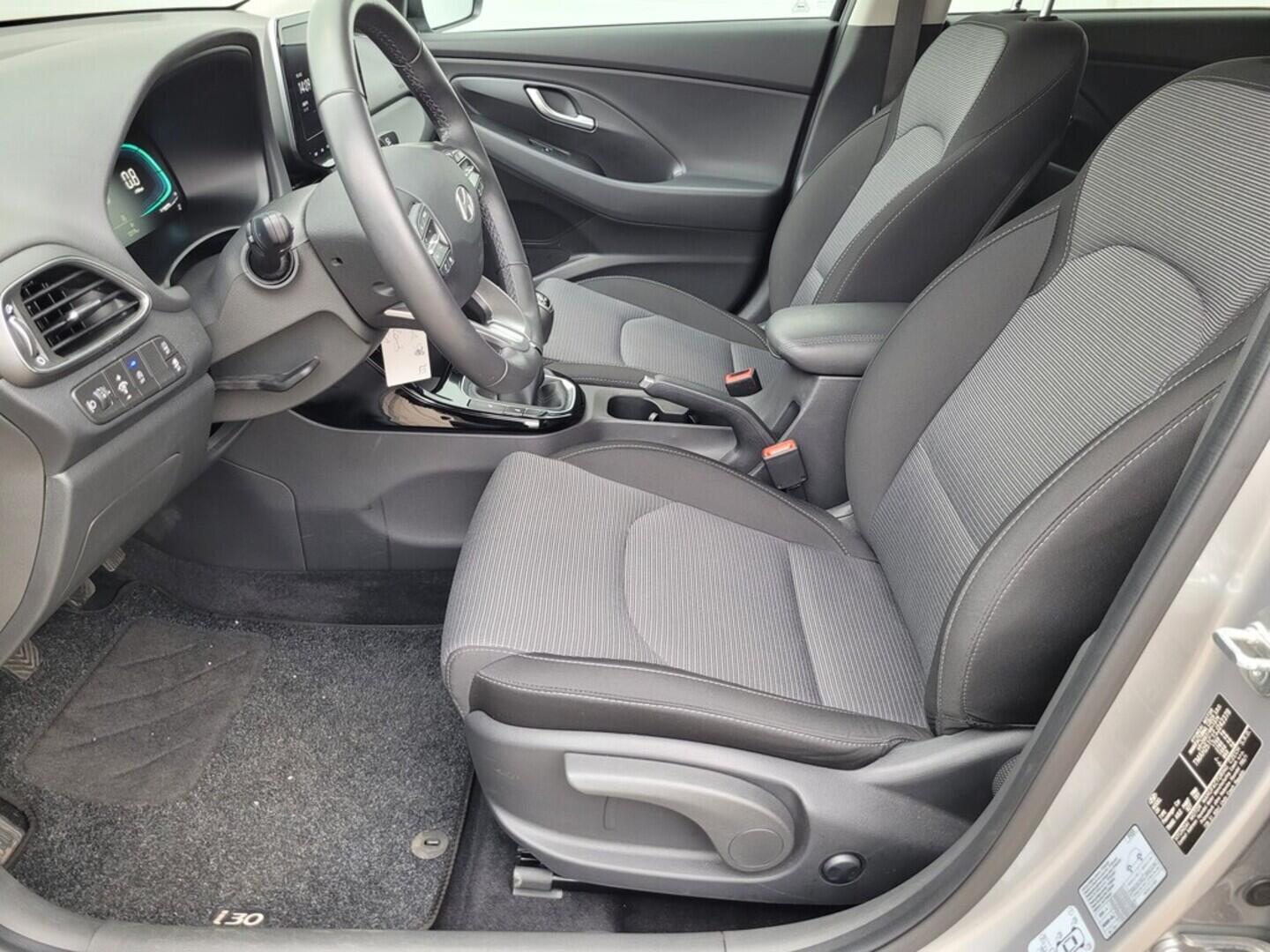 O619V07509_32.webp_I30 Family 1.5 DPI 70 kW manuál, DPH