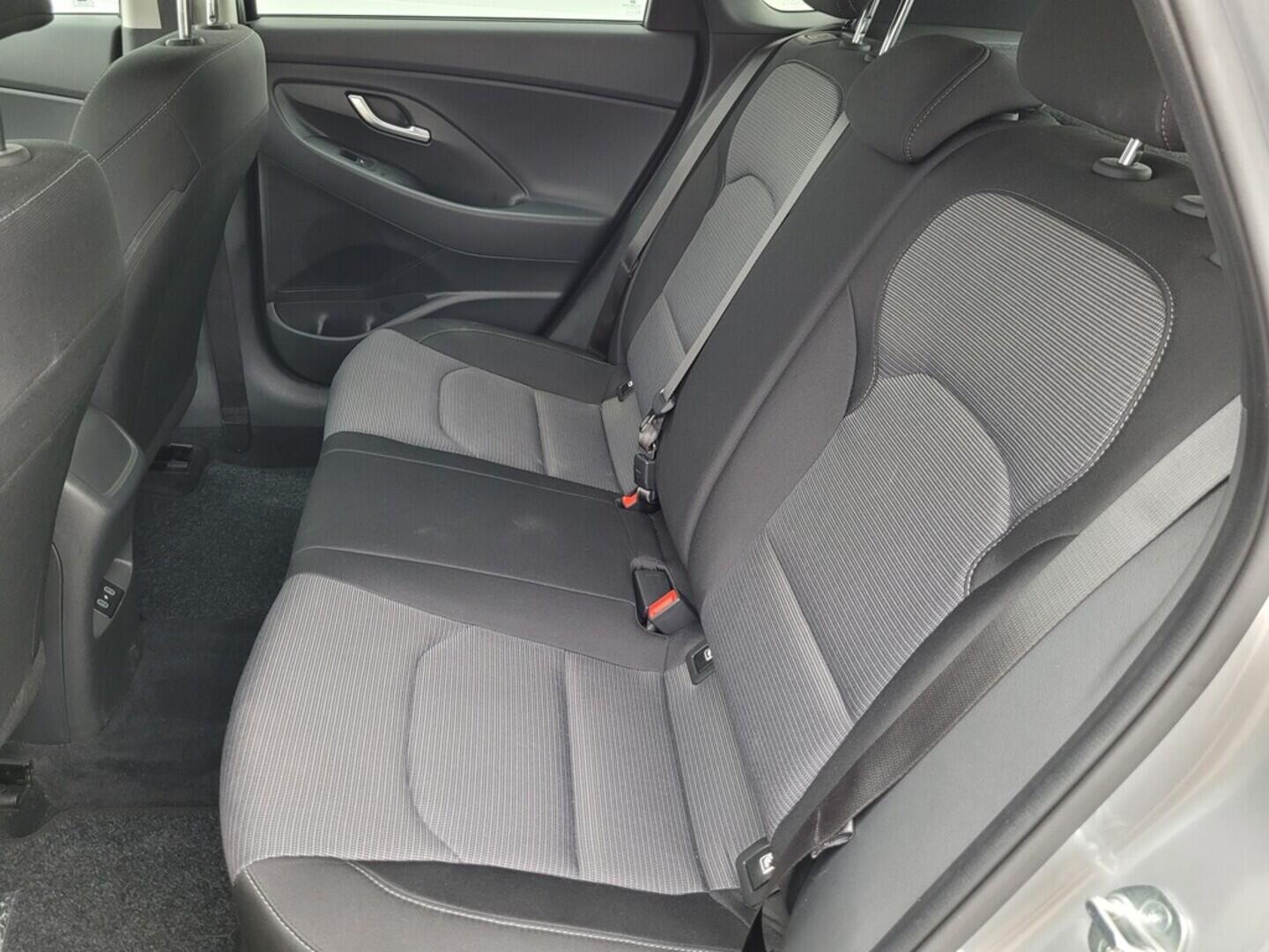 O619V07509_33.webp_I30 Family 1.5 DPI 70 kW manuál, DPH