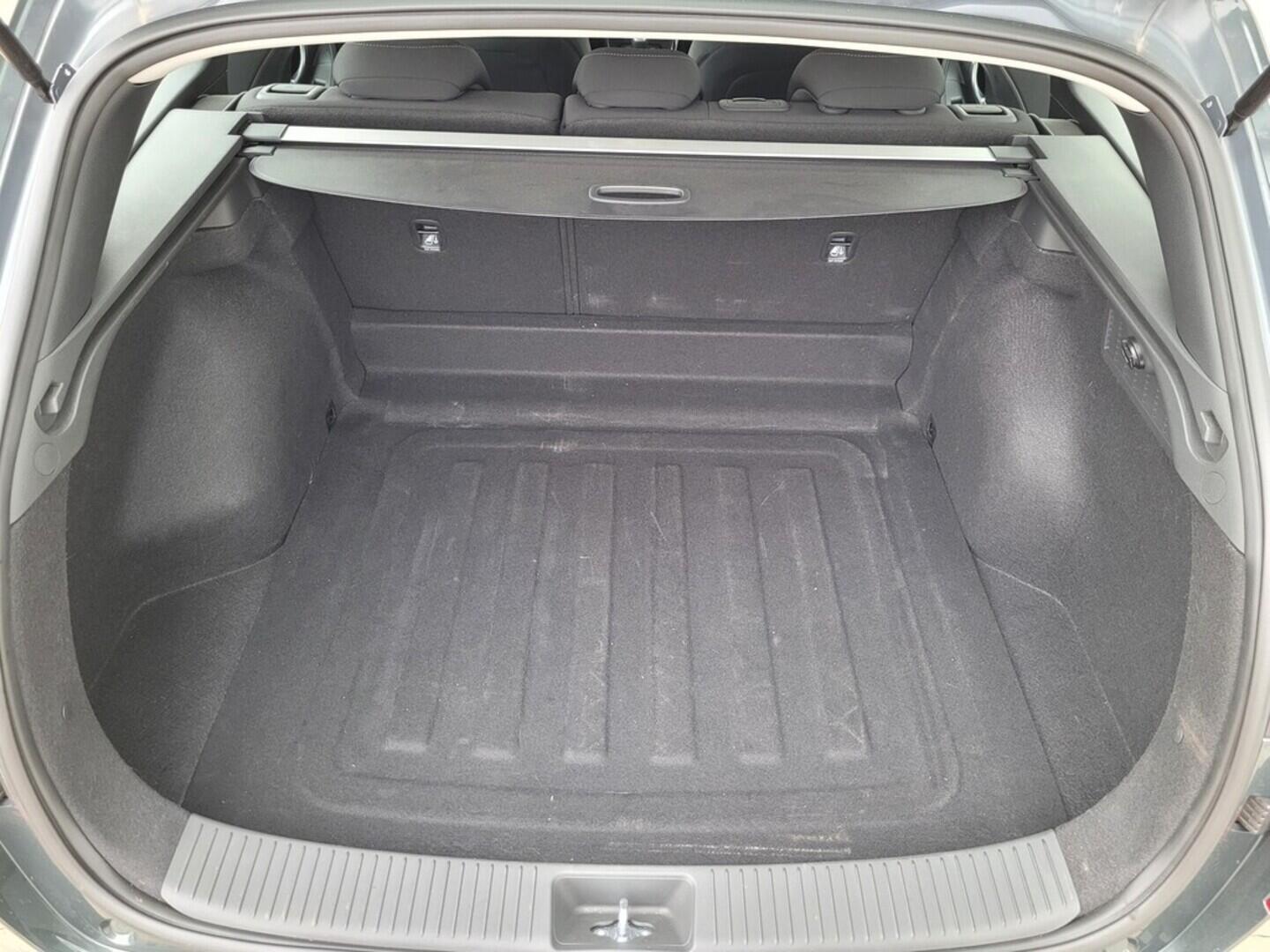 O619V07510_19.webp_I30 Smart 1.5 DPI 70 kW manuál, DPH