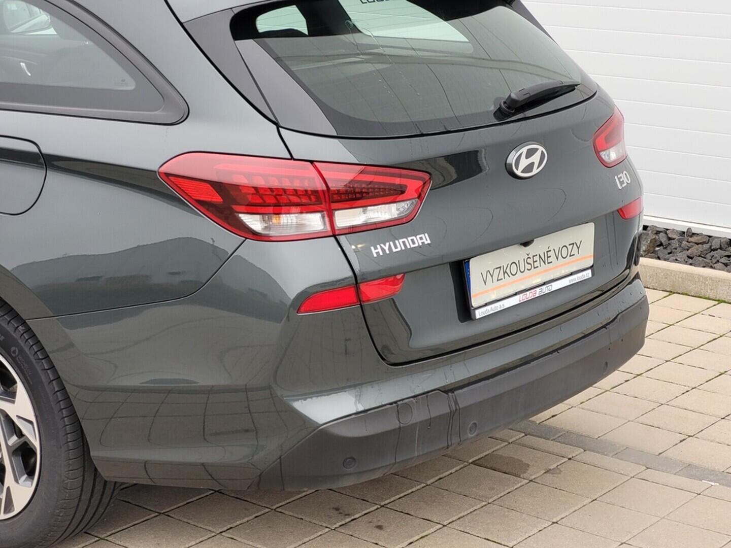 O619V07510_27.webp_I30 Smart 1.5 DPI 70 kW manuál, DPH