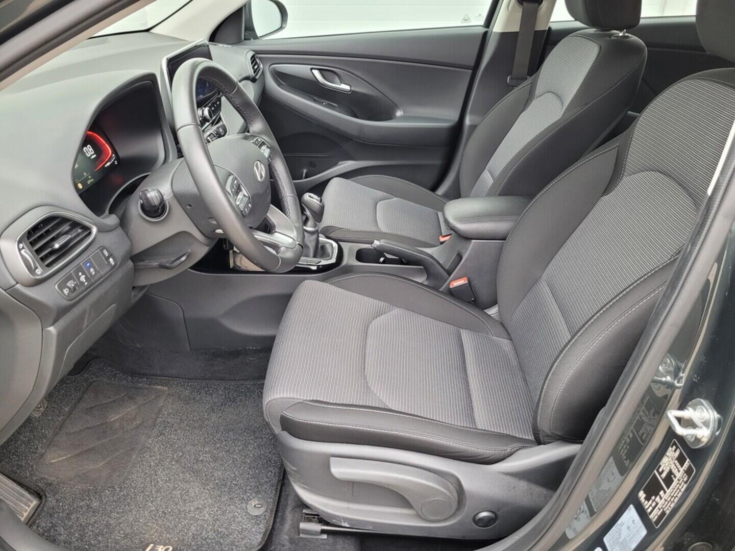 O619V07510_32.webp_I30 Smart 1.5 DPI 70 kW manuál, DPH