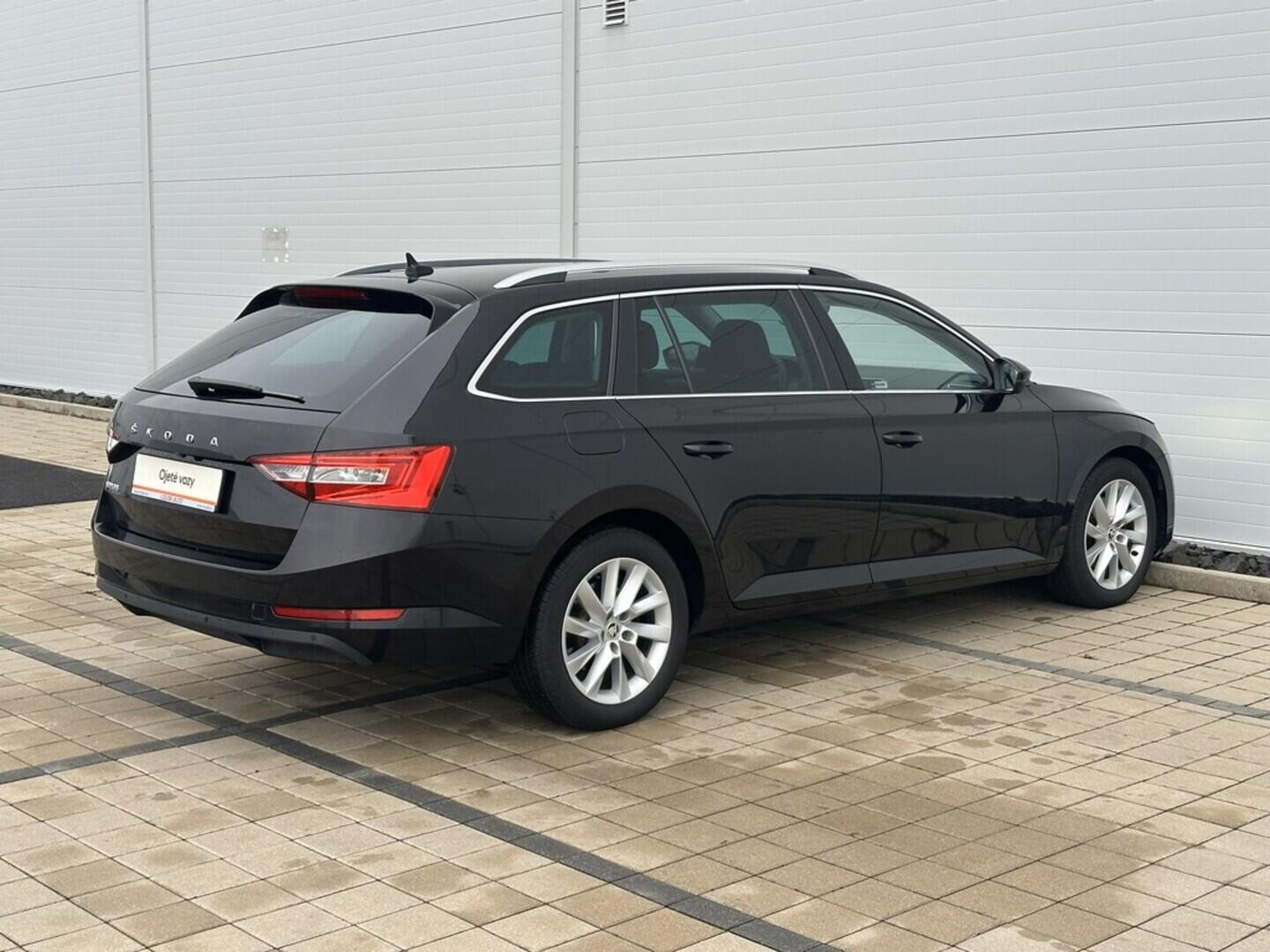 O619V07514_14.webp_SUPERB Style Plus 2.0 TDI 110 kW automat