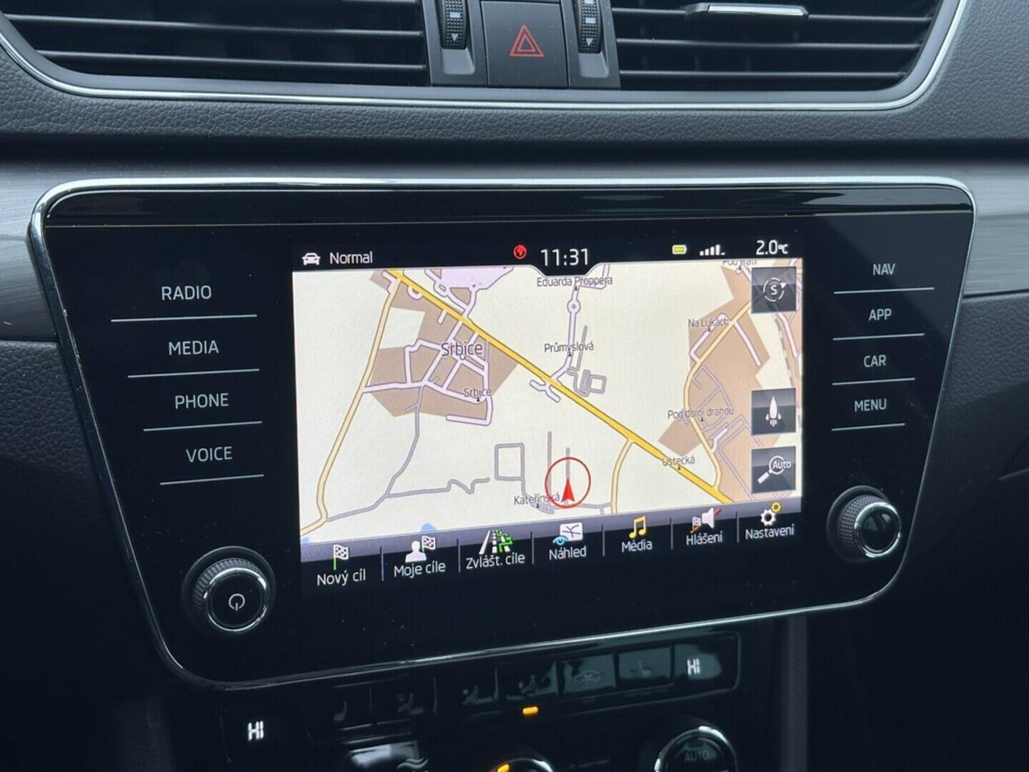 O619V07514_26.webp_SUPERB Style Plus 2.0 TDI 110 kW automat