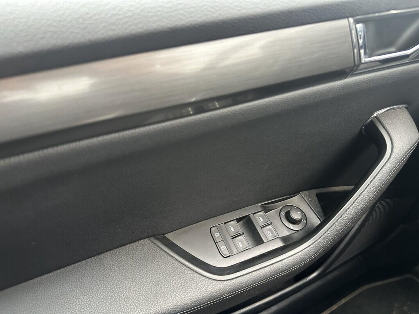 O619V07514_28.webp_SUPERB Style Plus 2.0 TDI 110 kW automat