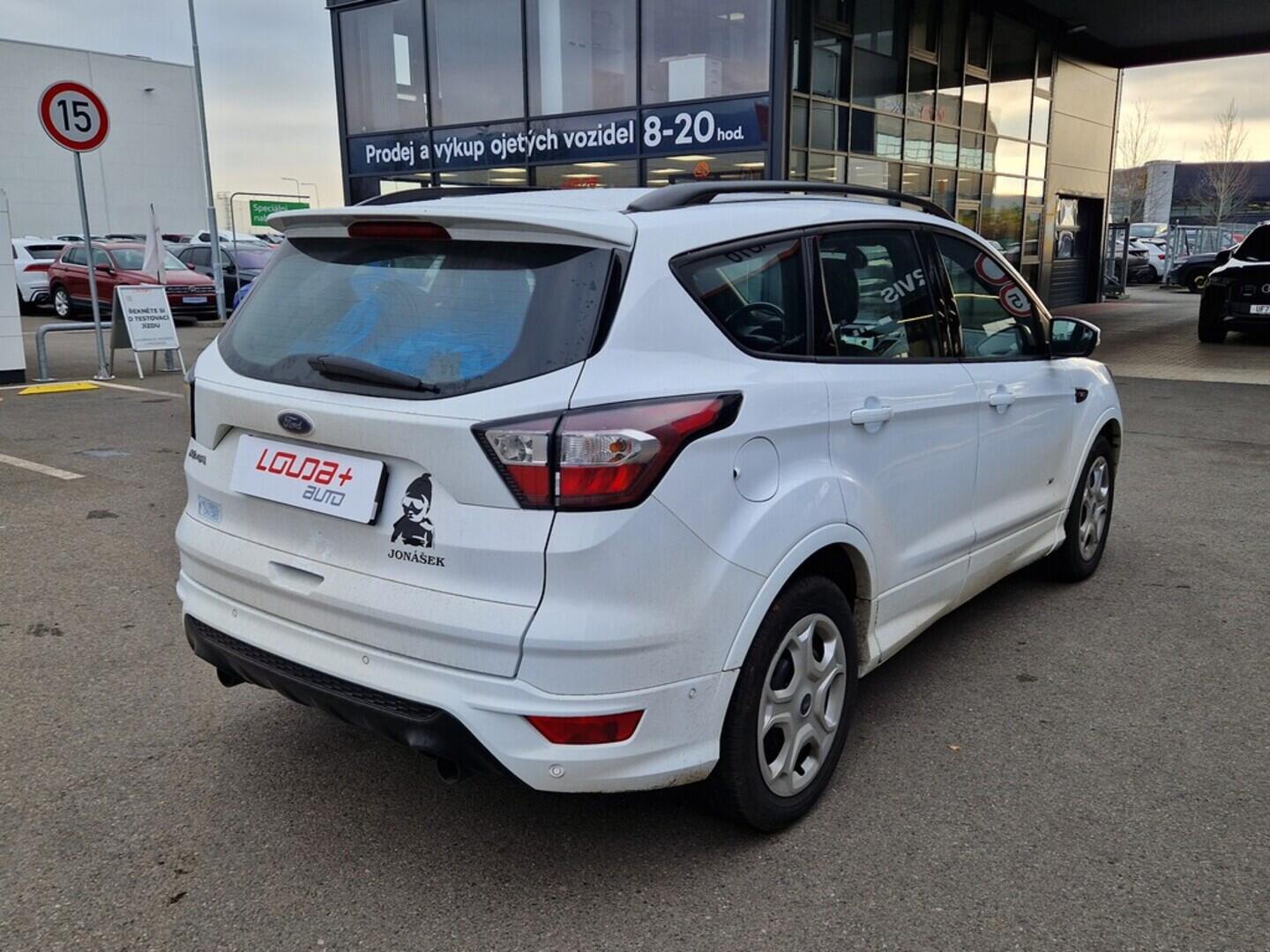 O619V07521_11.webp_KUGA ST-line 2.0 TDCi 110 kW manuál