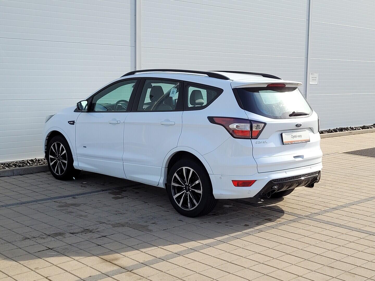 O619V07521_16.webp_KUGA ST-line 2.0 TDCi 110 kW manuál