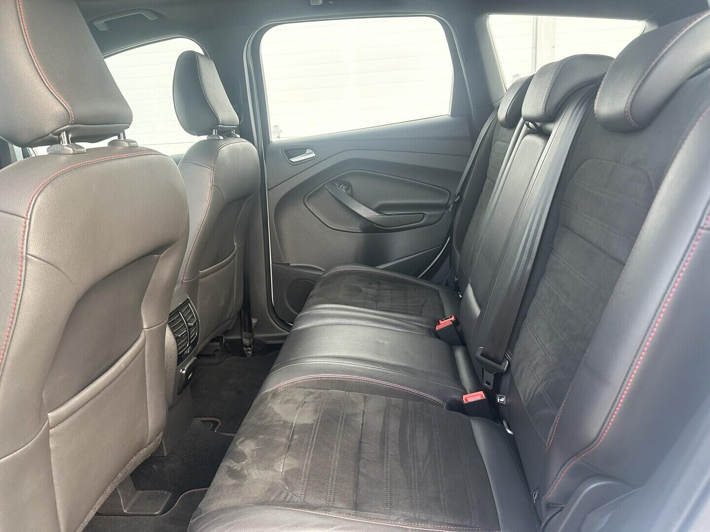 O619V07521_25.webp_KUGA ST-line 2.0 TDCi 110 kW manuál