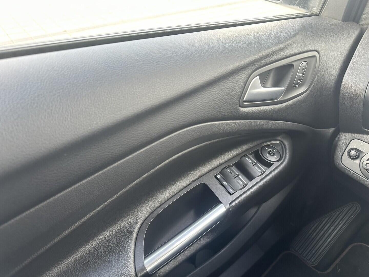 O619V07521_31.webp_KUGA ST-line 2.0 TDCi 110 kW manuál