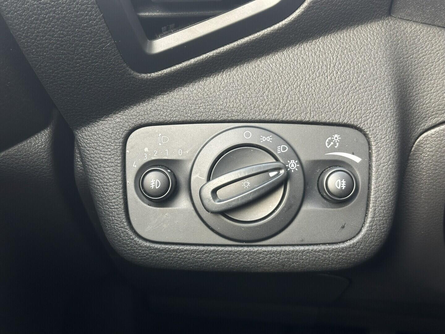 O619V07521_32.webp_KUGA ST-line 2.0 TDCi 110 kW manuál