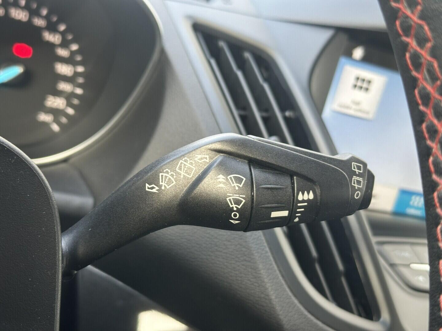 O619V07521_33.webp_KUGA ST-line 2.0 TDCi 110 kW manuál