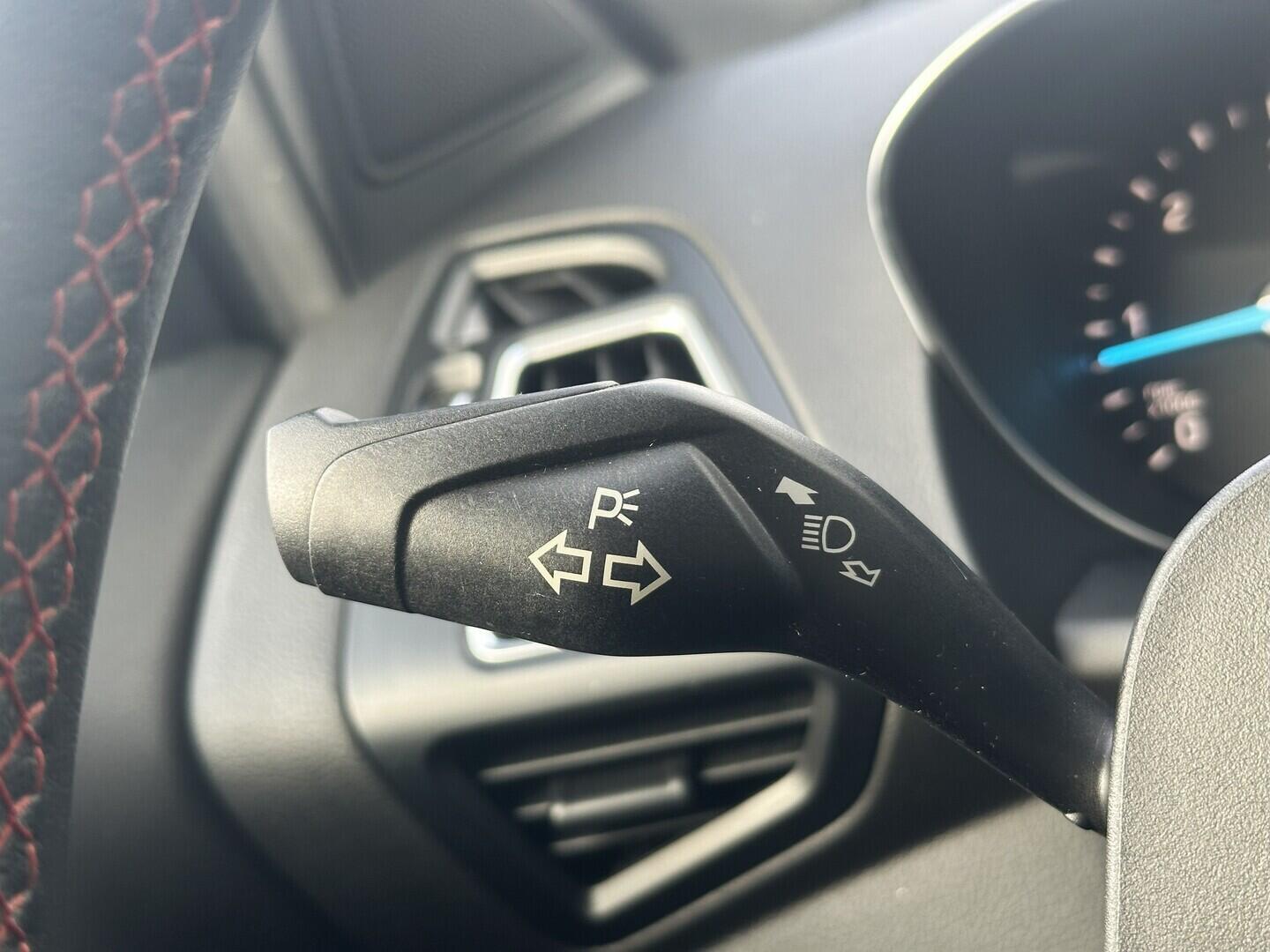 O619V07521_34.webp_KUGA ST-line 2.0 TDCi 110 kW manuál