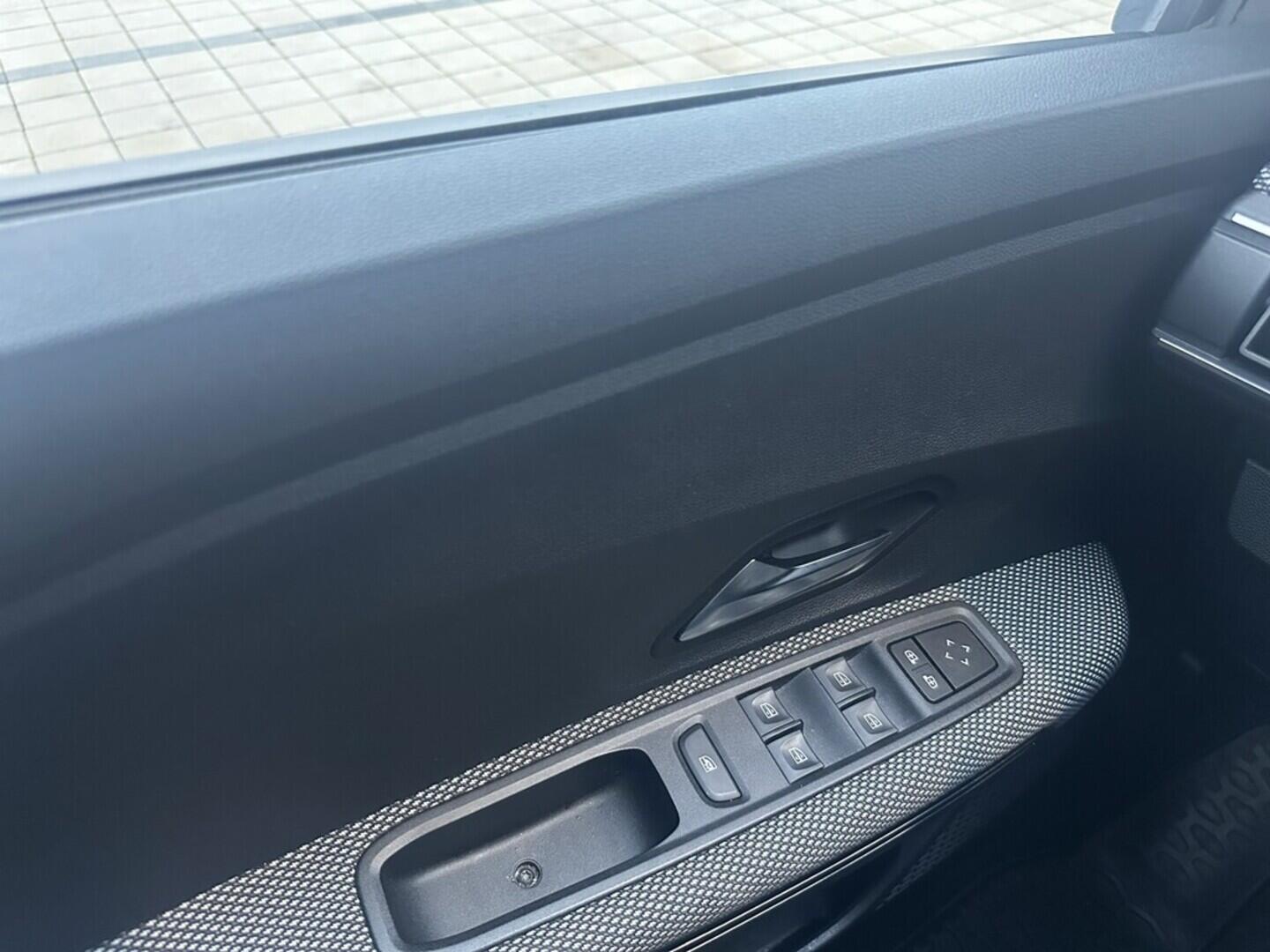 O619V07523_23.webp_JOGGER Extreme 1.0 TCe 67 kW manuál