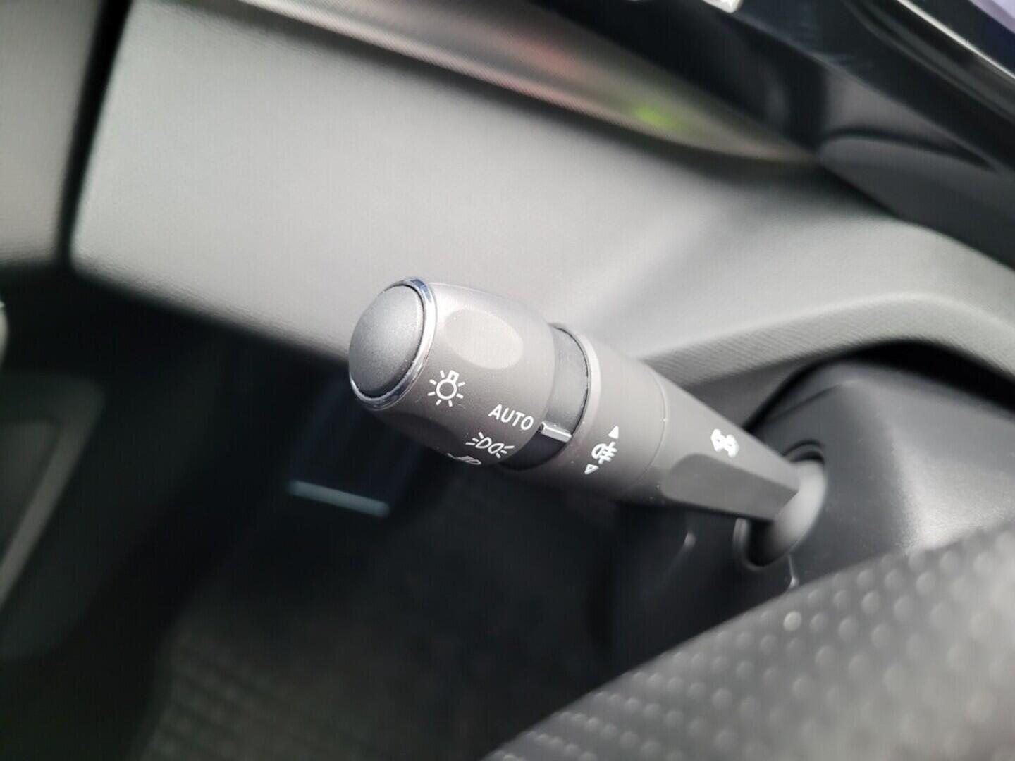 O619V07528_24.webp_408 GT- Line 1.2 PureTech 96 kW automat