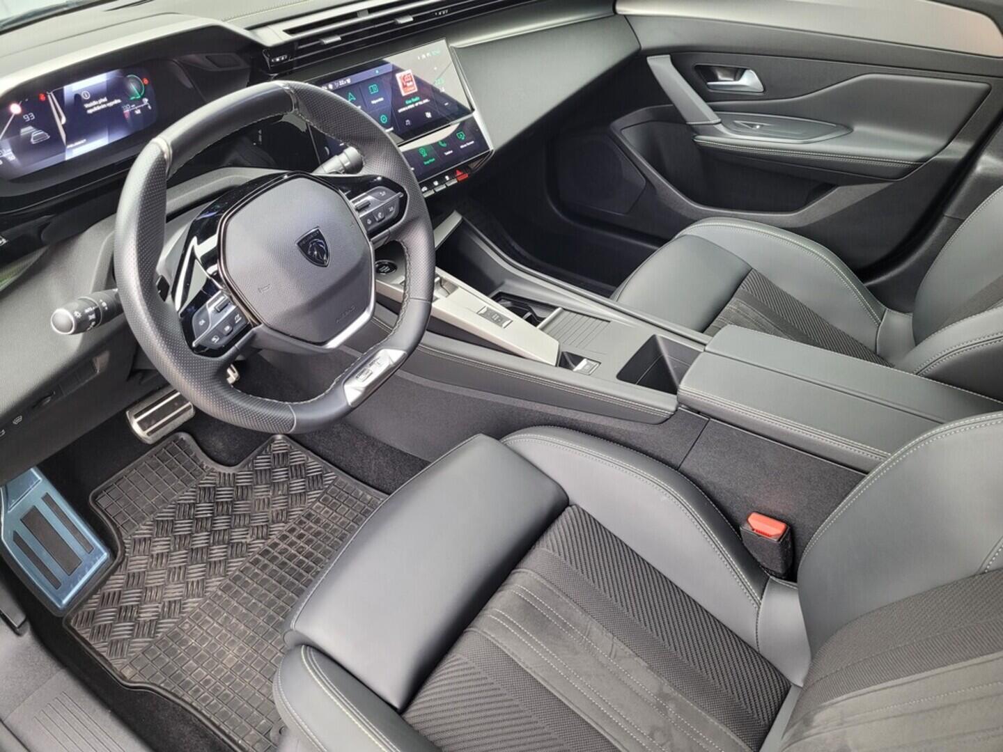 O619V07528_36.webp_408 GT- Line 1.2 PureTech 96 kW automat