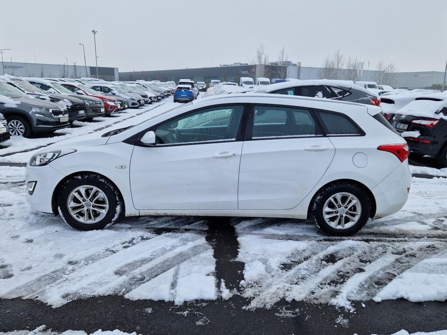 O619V07529_12.webp_I30 Trikolor 1.6 CVVT 88 kW manuál