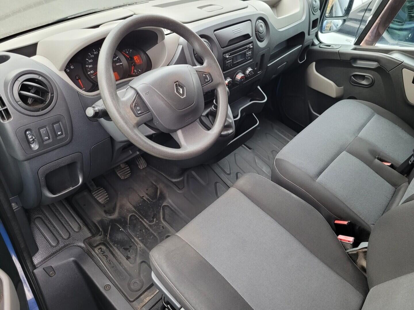 O619V07530_18.webp_MASTER L3H2 2.3 DCI 125 kW manuál