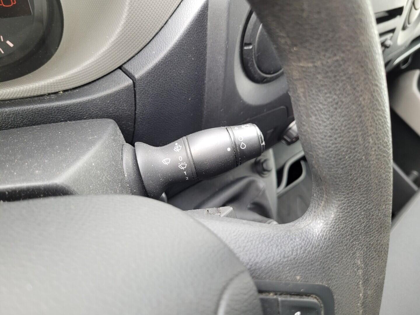 O619V07530_22.webp_MASTER L3H2 2.3 DCI 125 kW manuál