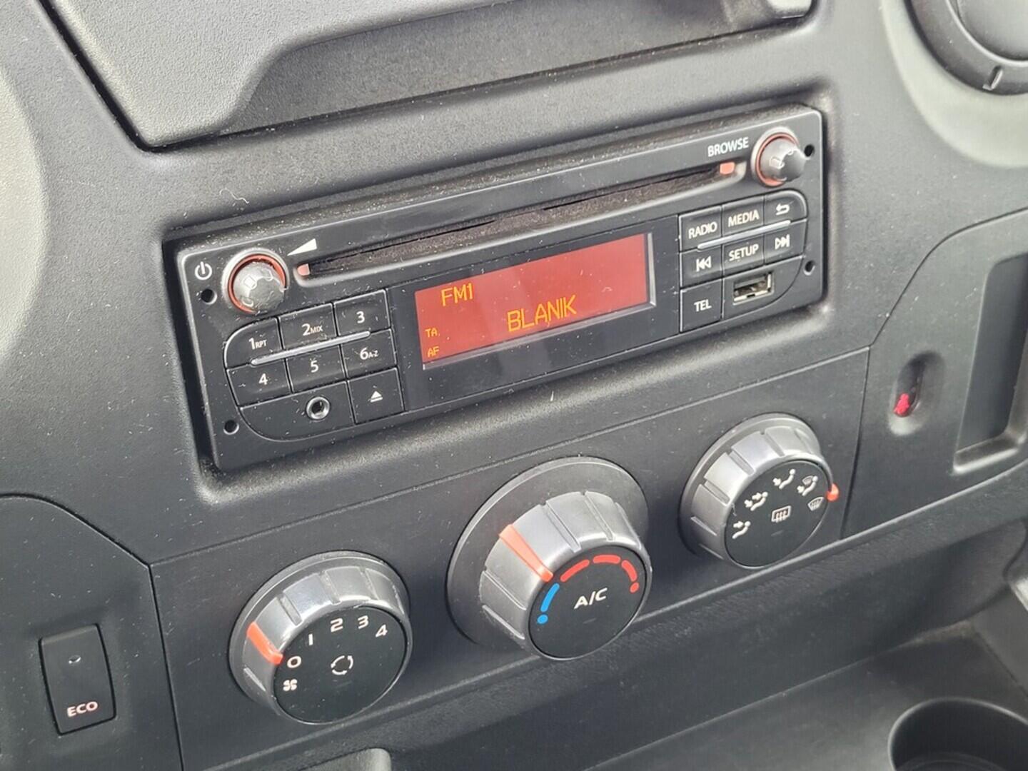 O619V07530_26.webp_MASTER L3H2 2.3 DCI 125 kW manuál