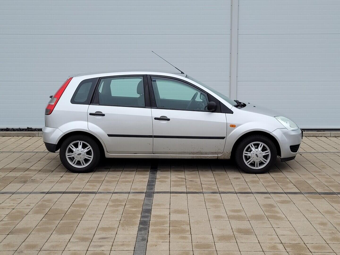 O619V07532_13.webp_FIESTA  1.3 Duratec 44 kW manuál