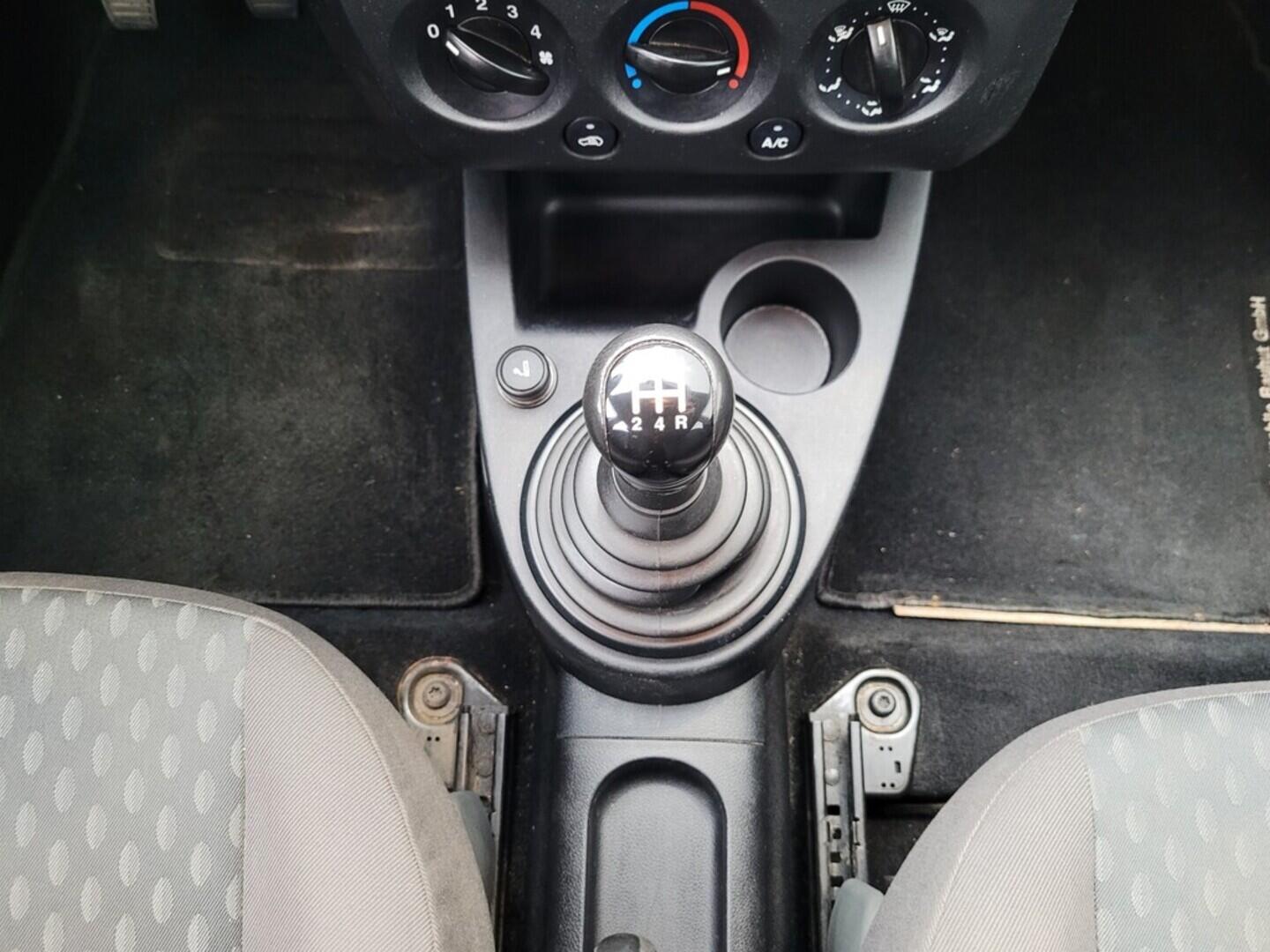 O619V07532_24.webp_FIESTA  1.3 Duratec 44 kW manuál