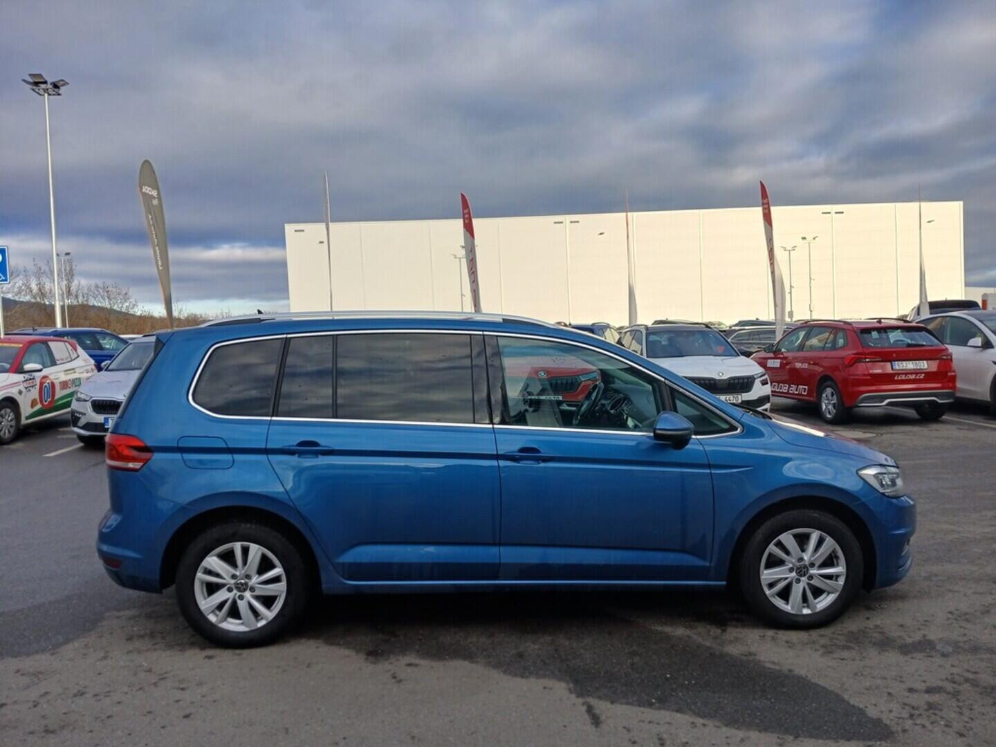 O619V07533_12.webp_TOURAN Highline 2.0 TDI 110 kW automat