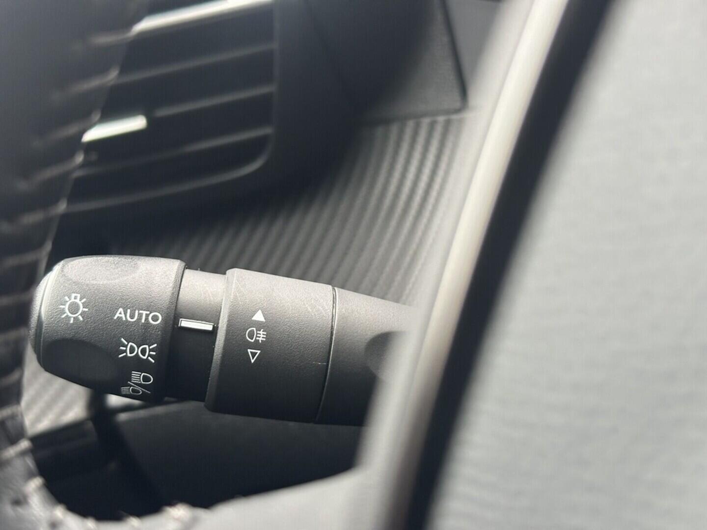 O619V07534_21.webp_2008  1.2 PureTech 96 kW manuál