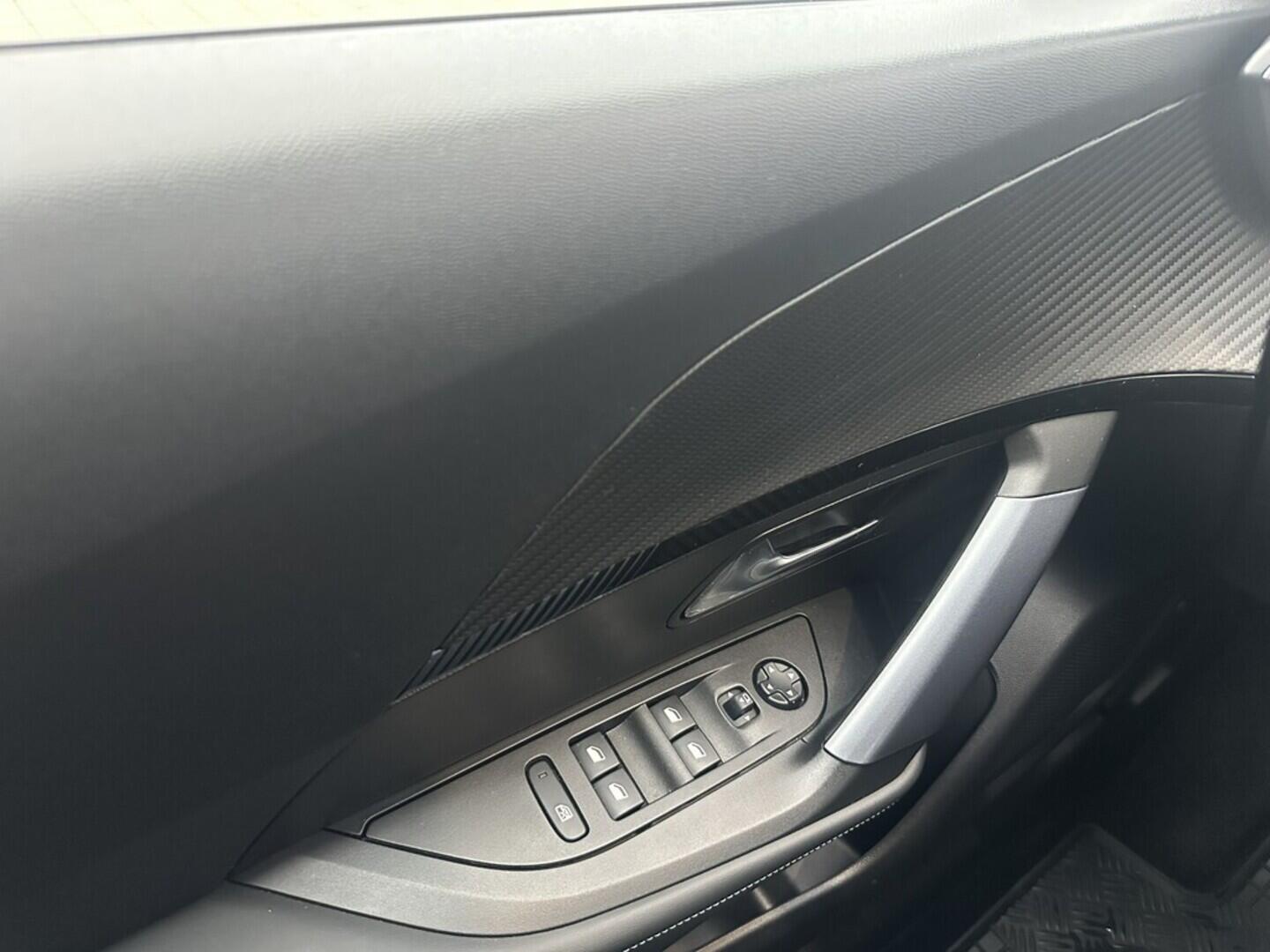 O619V07534_24.webp_2008  1.2 PureTech 96 kW manuál