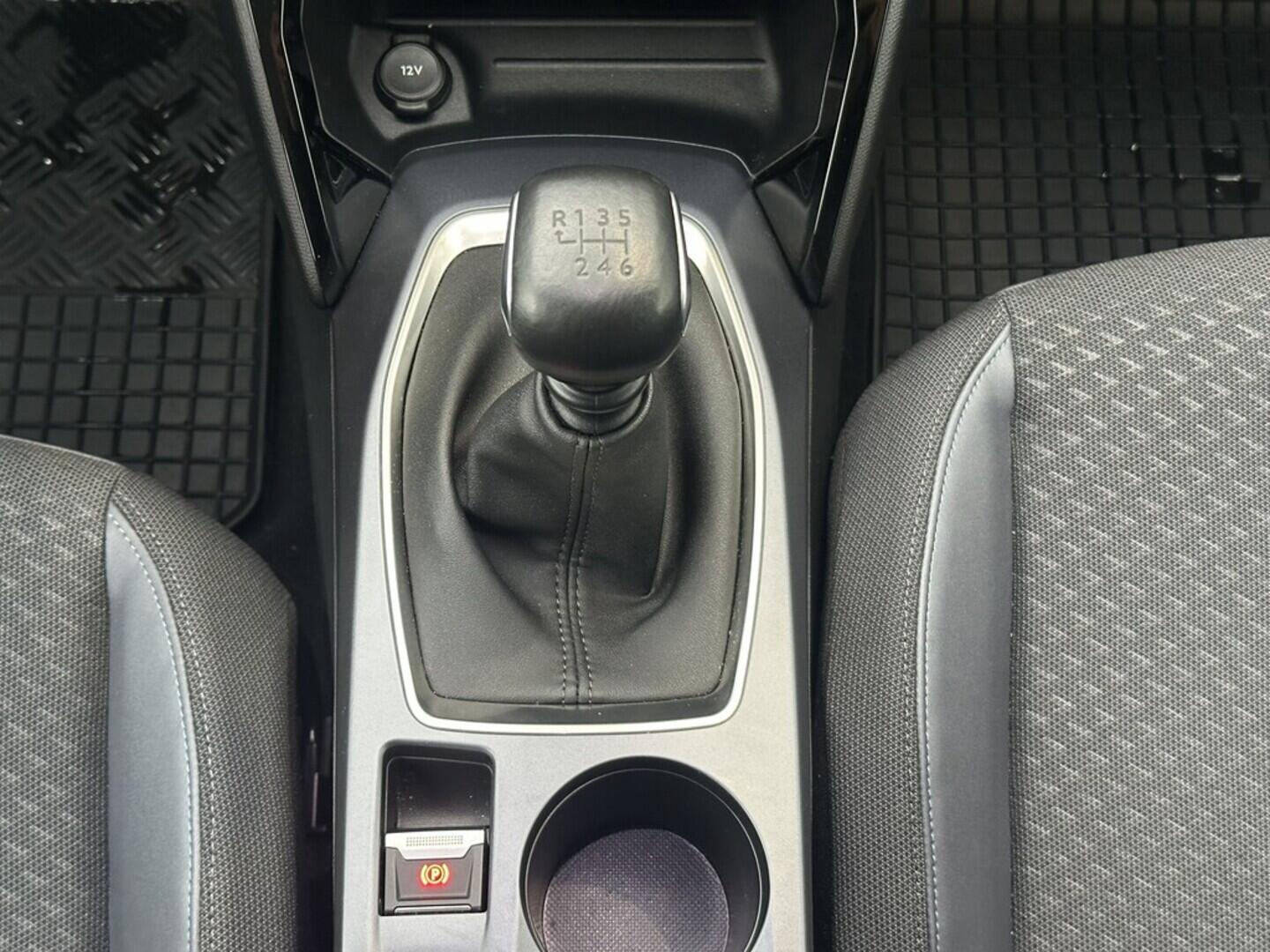 O619V07534_29.webp_2008  1.2 PureTech 96 kW manuál