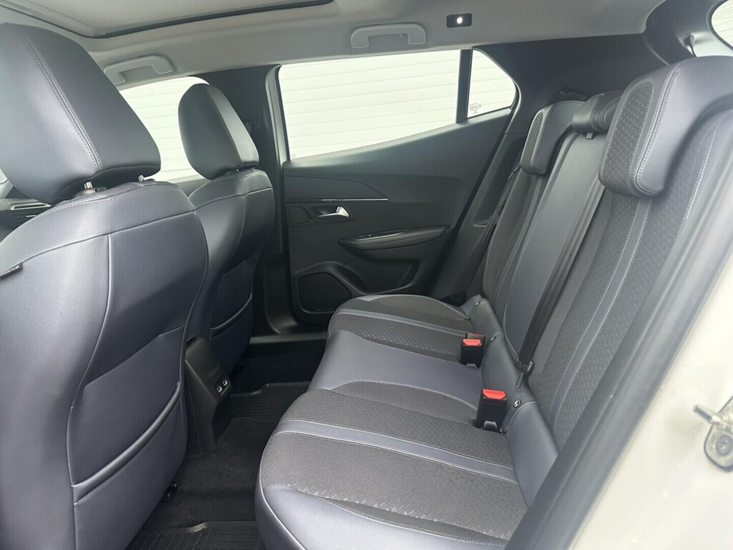 O619V07534_30.webp_2008  1.2 PureTech 96 kW manuál