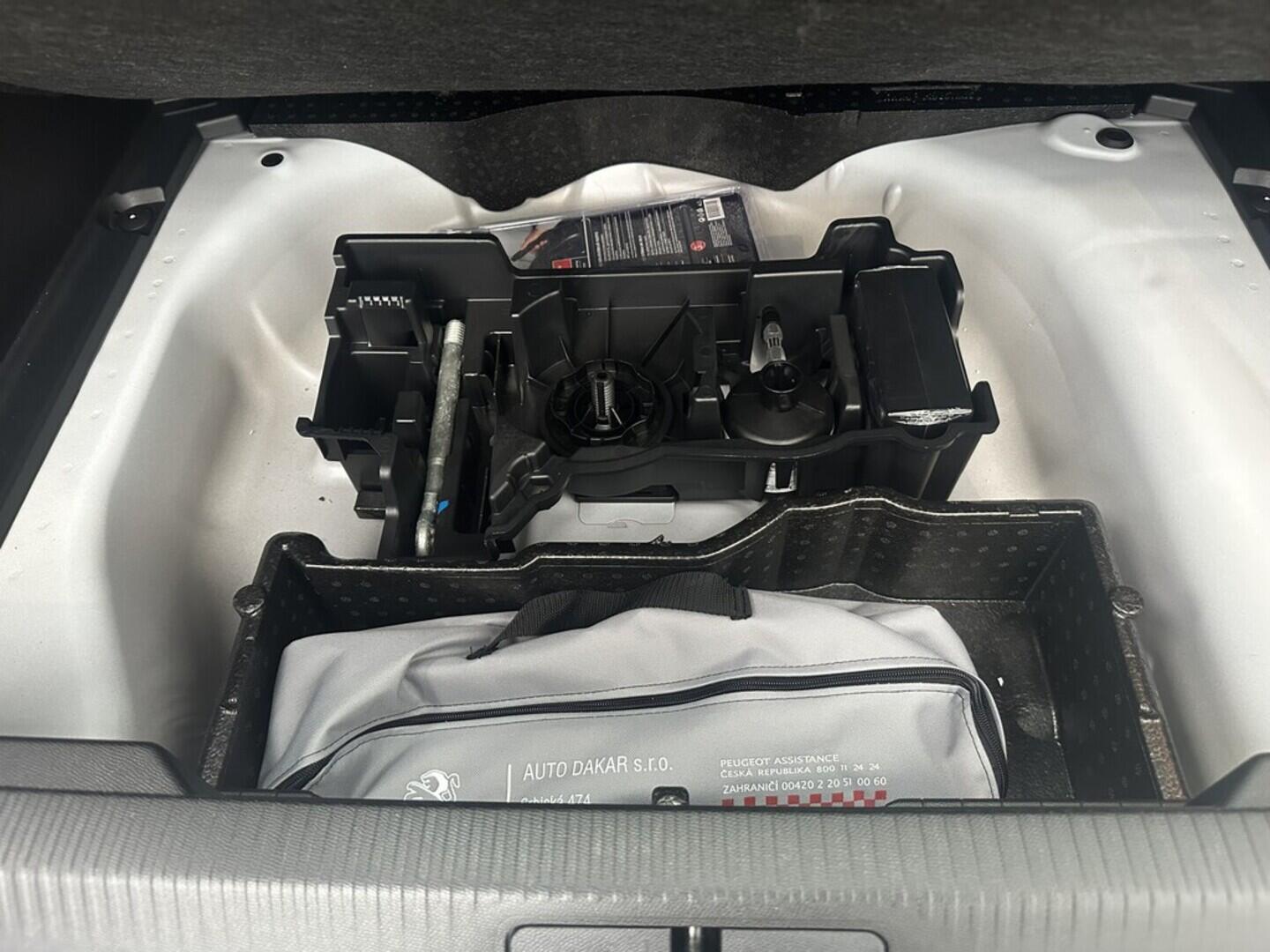 O619V07534_34.webp_2008  1.2 PureTech 96 kW manuál