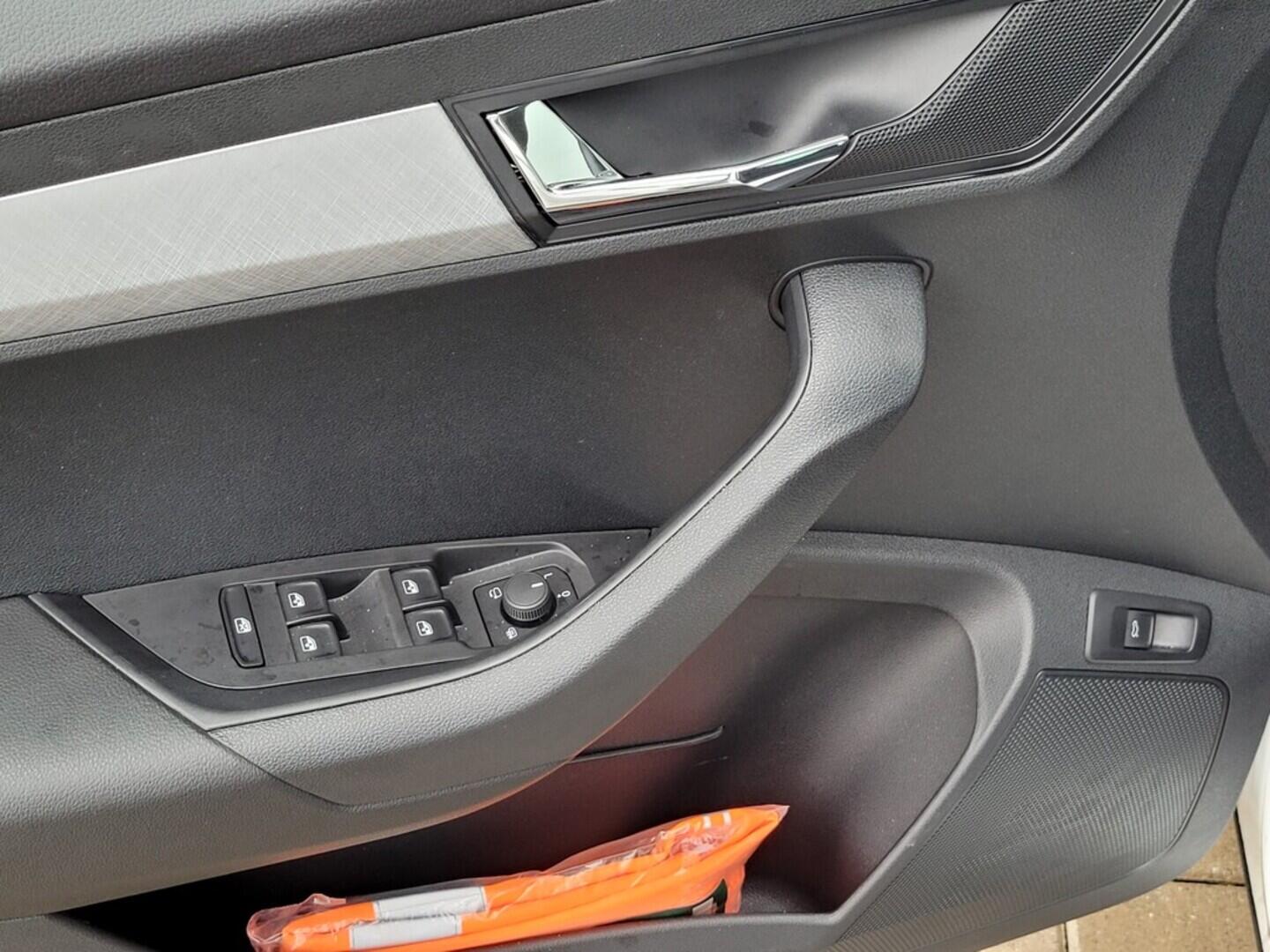 O619V07535_32.webp_KAROQ Selection 1.5 TSI 110 kW automat, DPH