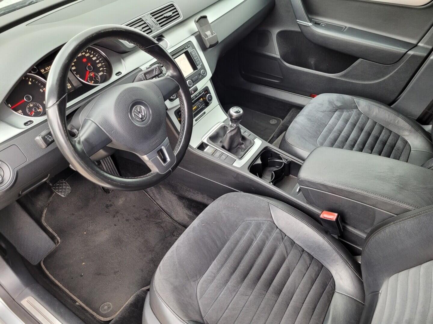 O619V07538_31.webp_PASSAT VARIANT Highline 2.0 TDI 103 kW manuál