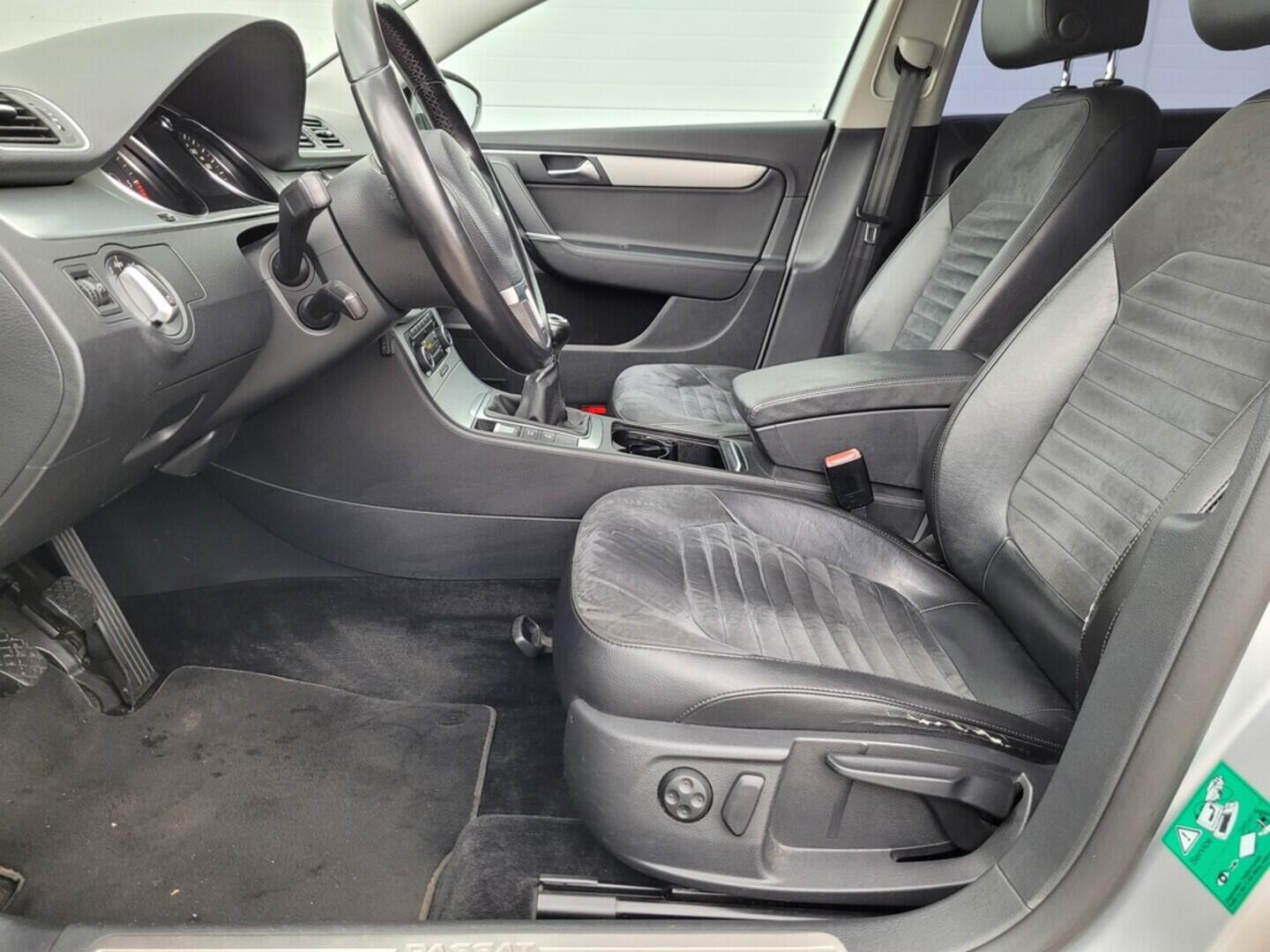 O619V07538_32.webp_PASSAT VARIANT Highline 2.0 TDI 103 kW manuál