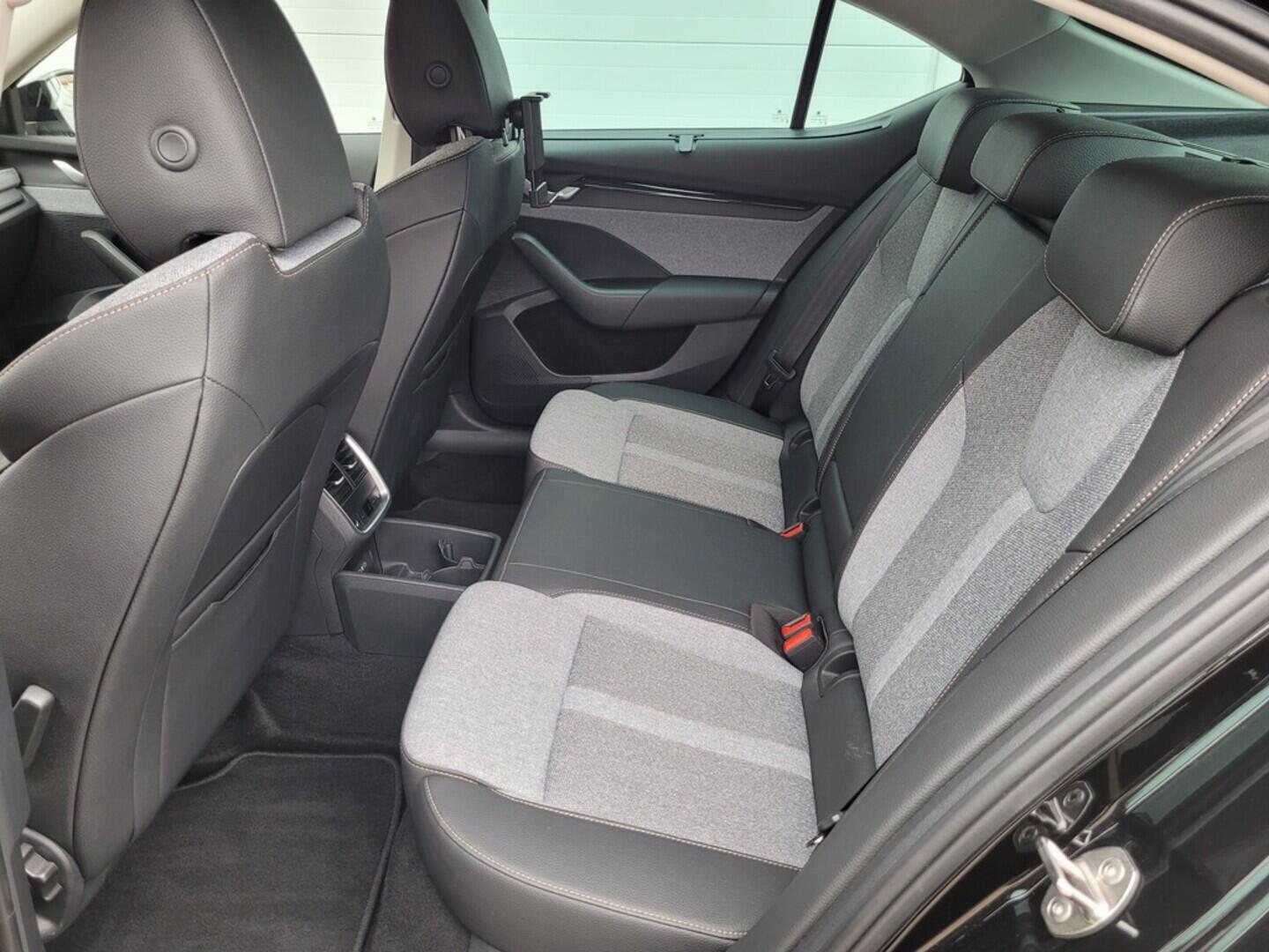 O619V07541_37.webp_OCTAVIA Top Selection 2.0 TDI 110 kW automat, DPH