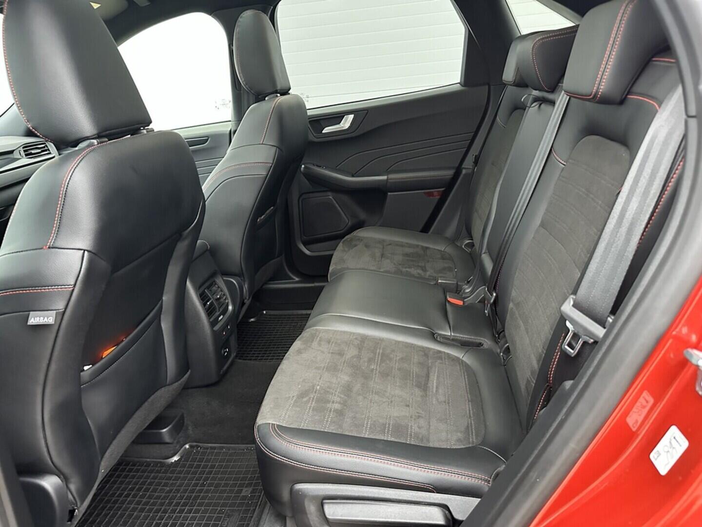 O619V07543_29.webp_KUGA ST-line 2.0 EcoBlue 140 kW automat