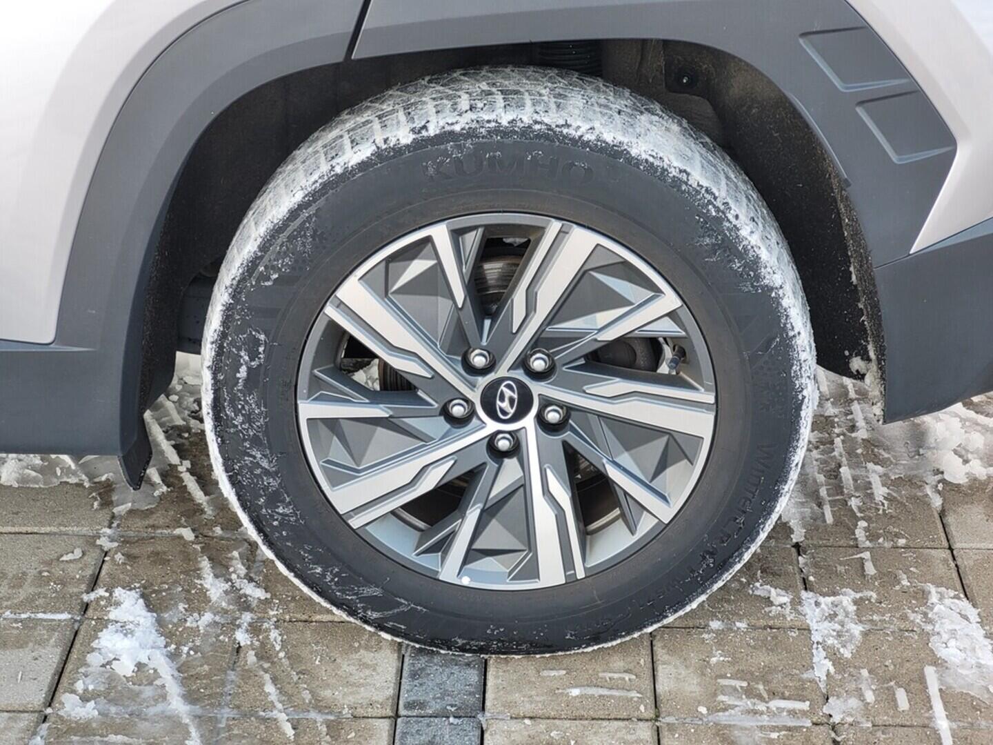 O619V07545_36.webp_TUCSON Smart Navi 1.6 CRDI 85 kW manuál