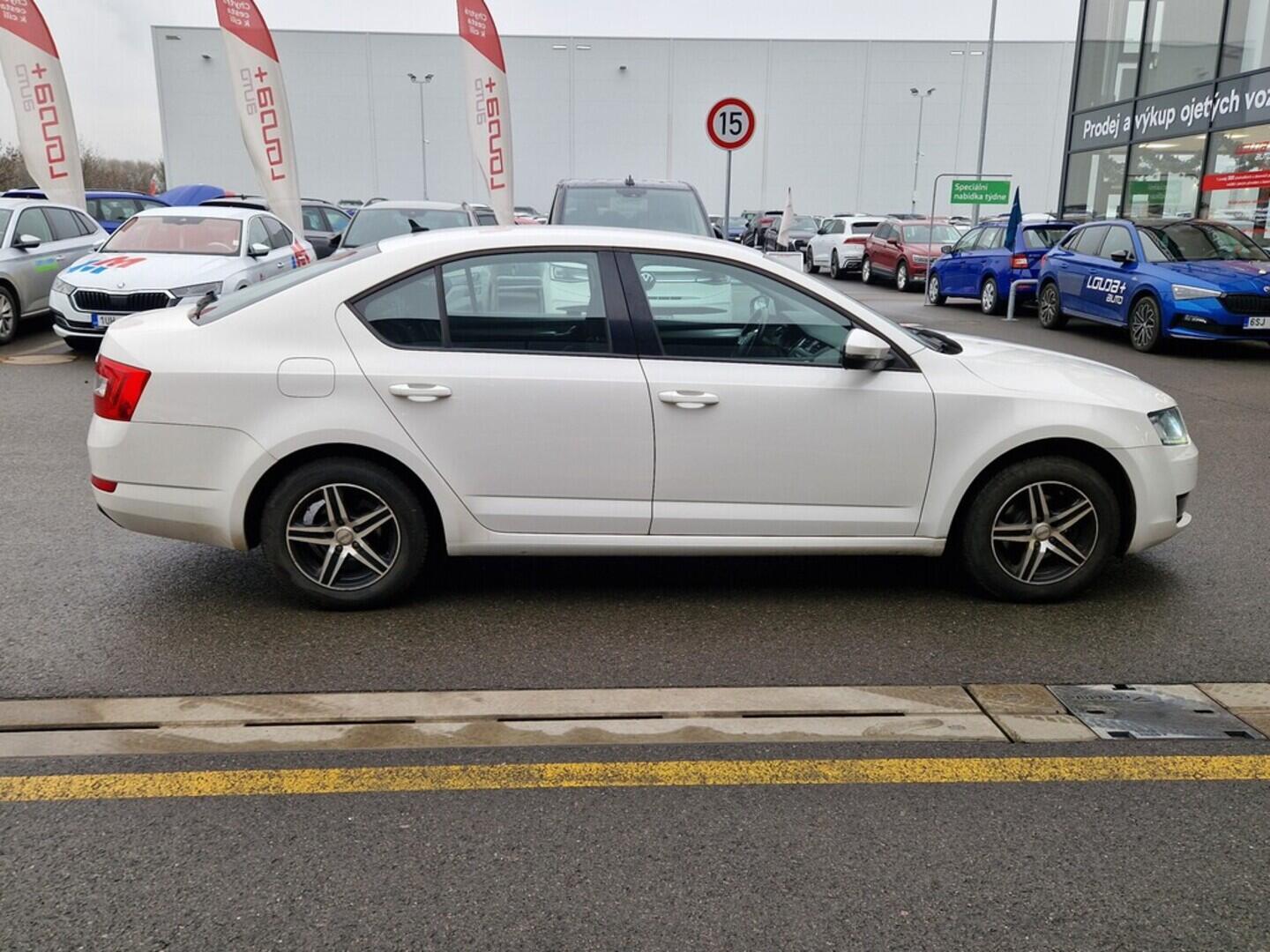 O619V07553_12.webp_OCTAVIA Ambition 1.2 TSI 77 kW manuál, DPH