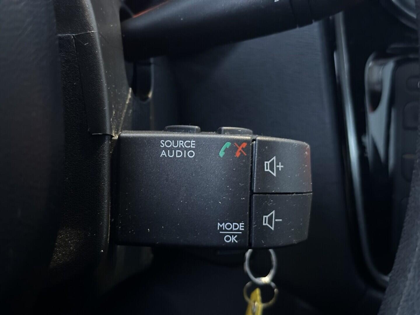 O619V07556_23.webp_DOKKER S Arctica 1.6 SCe 75 kW manuál