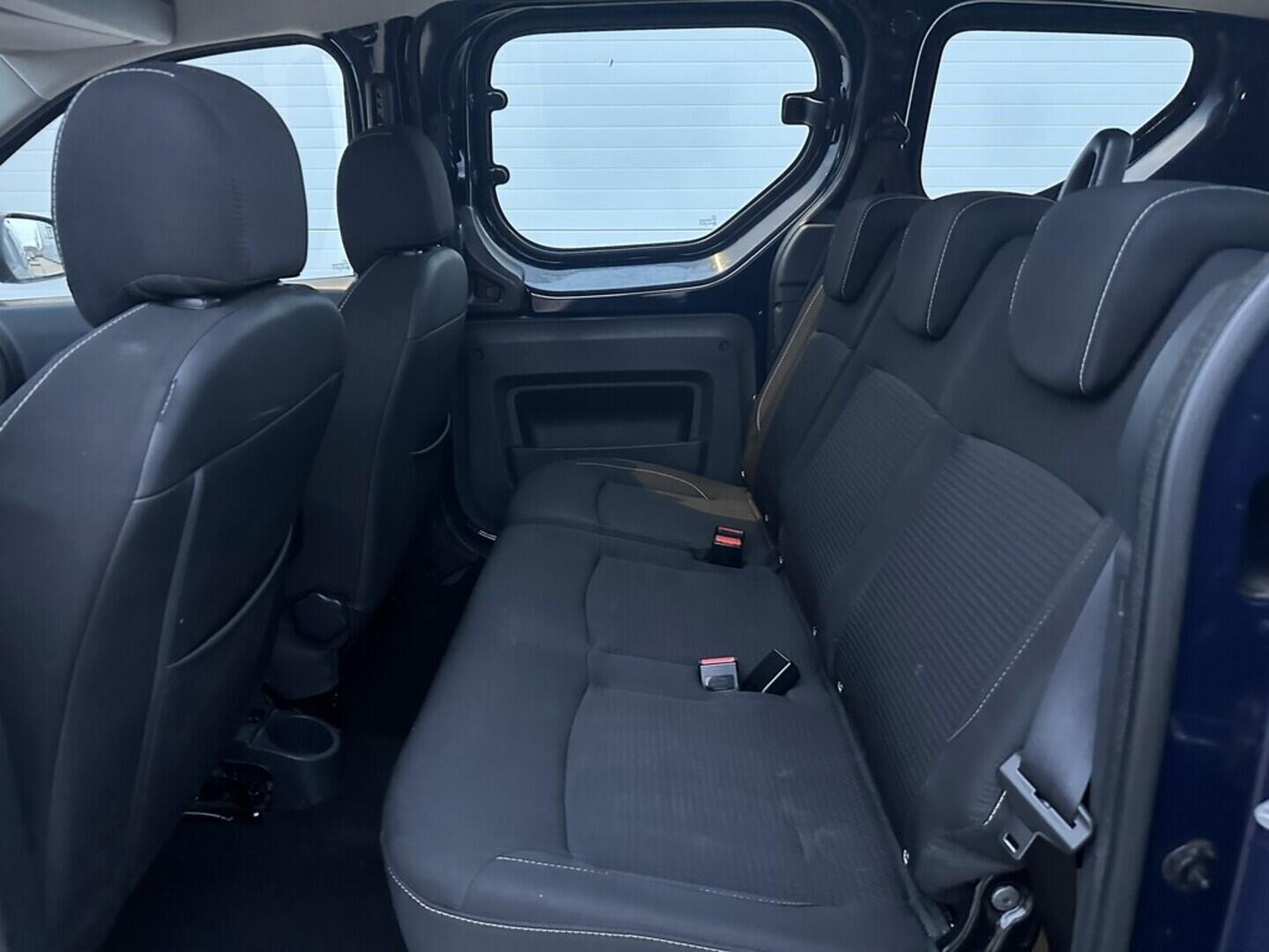 O619V07556_27.webp_DOKKER S Arctica 1.6 SCe 75 kW manuál