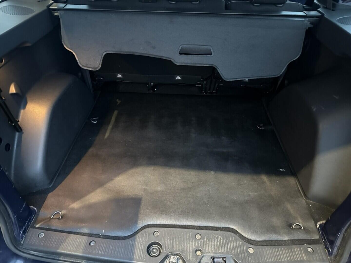 O619V07556_29.webp_DOKKER S Arctica 1.6 SCe 75 kW manuál