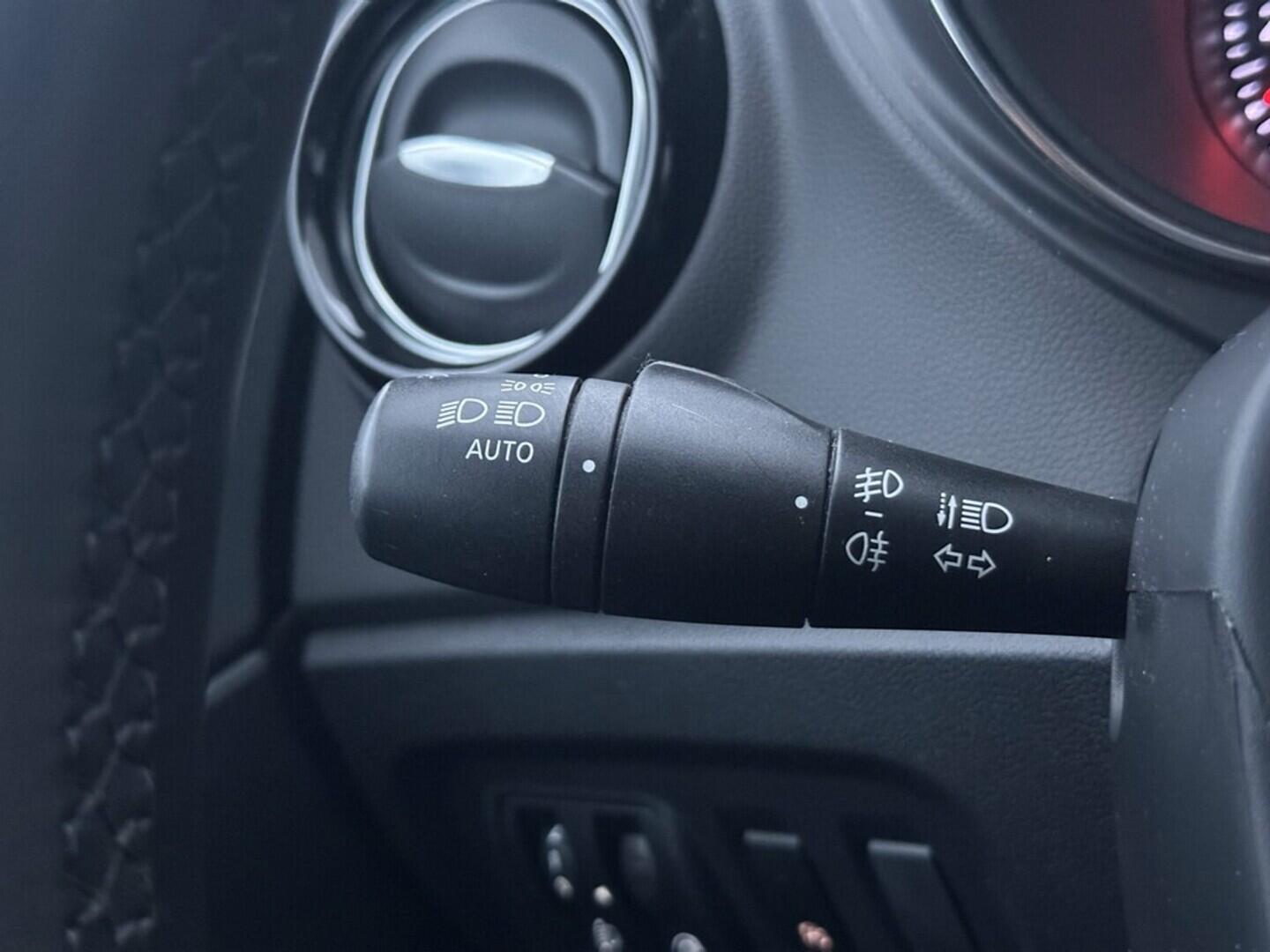 O619V07557_21.webp_CAPTUR Limited 1.3  110 kW automat